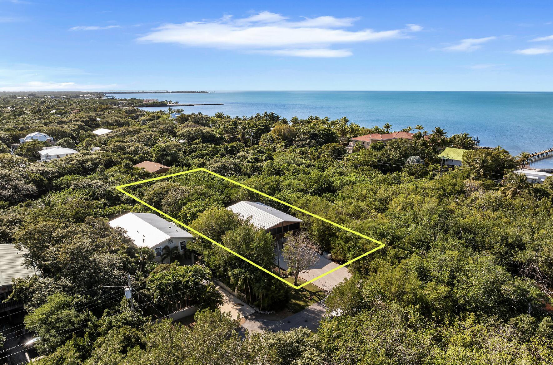 370 Cocoanut Avenue Property Photo 14