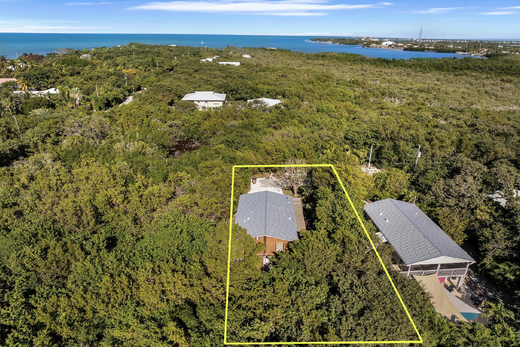 370 Cocoanut Avenue Property Photo 17