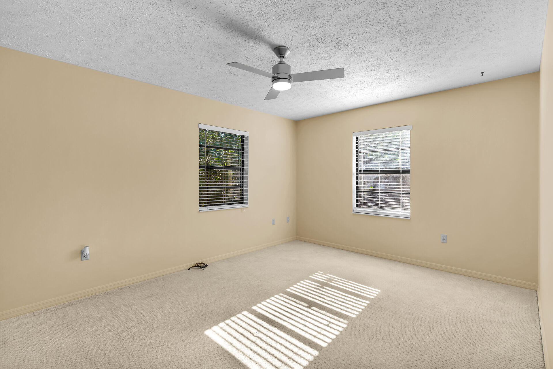 370 Cocoanut Avenue Property Photo 26