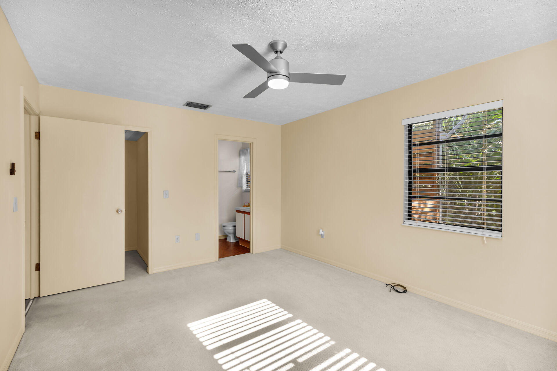370 Cocoanut Avenue Property Photo 27