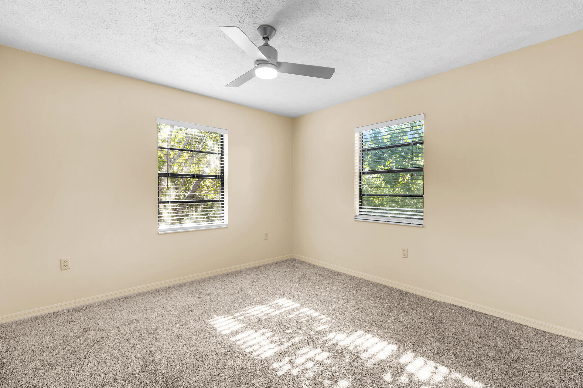 370 Cocoanut Avenue Property Photo 34