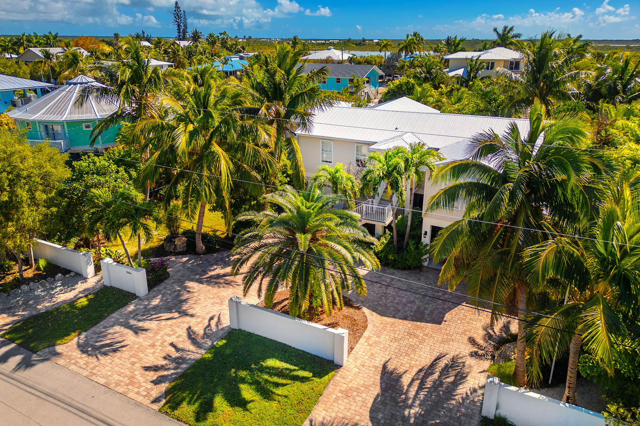 17054 Coral Drive Property Photo 8