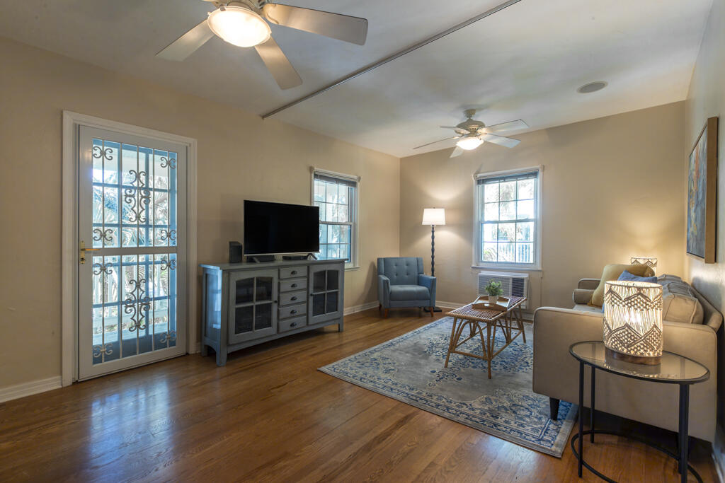 804 South Street, 3 Property Photo 2