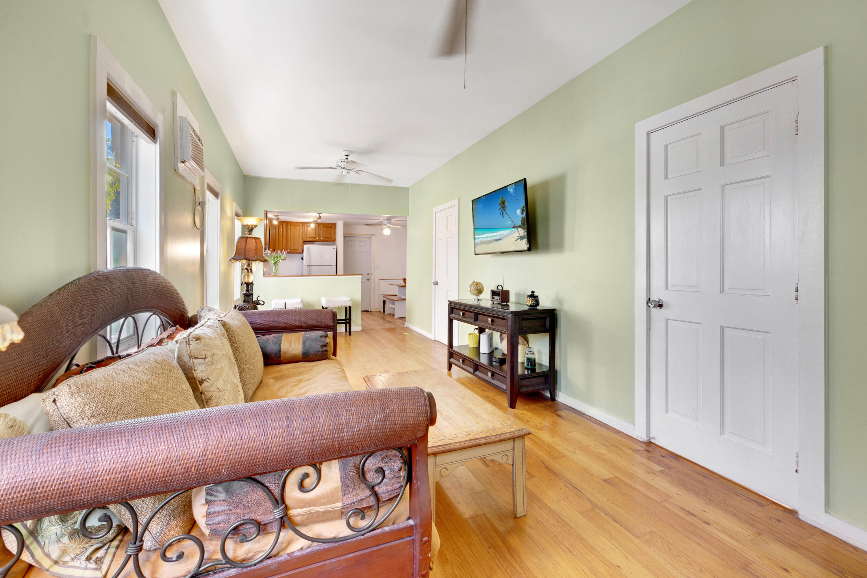 900 Thomas Street Property Photo 7