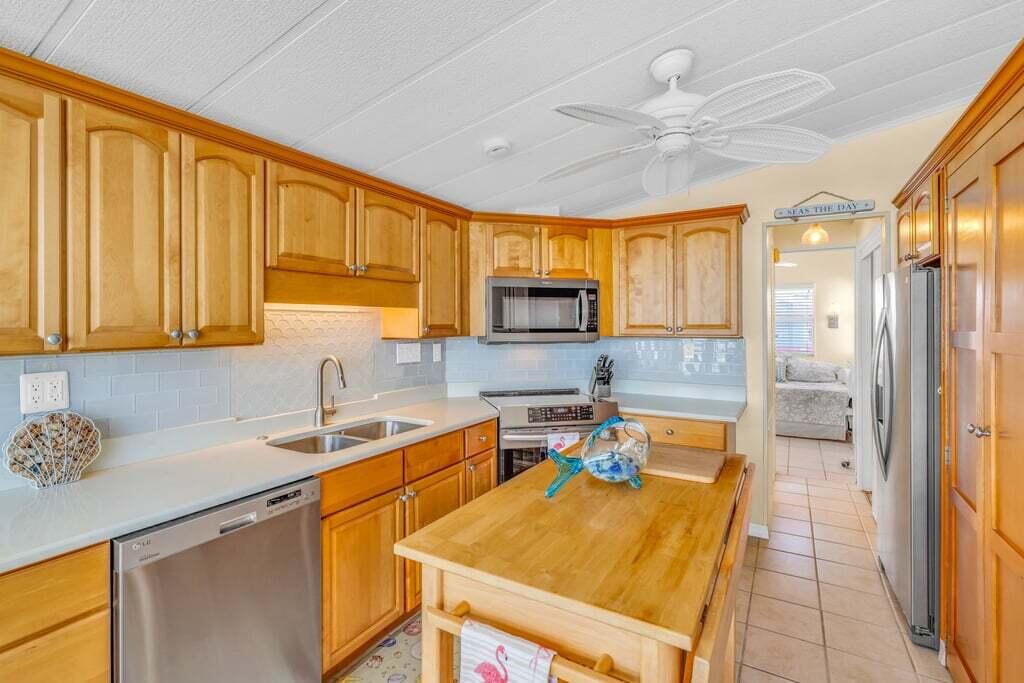 701 Spanish Main Drive, 415 Property Photo 6