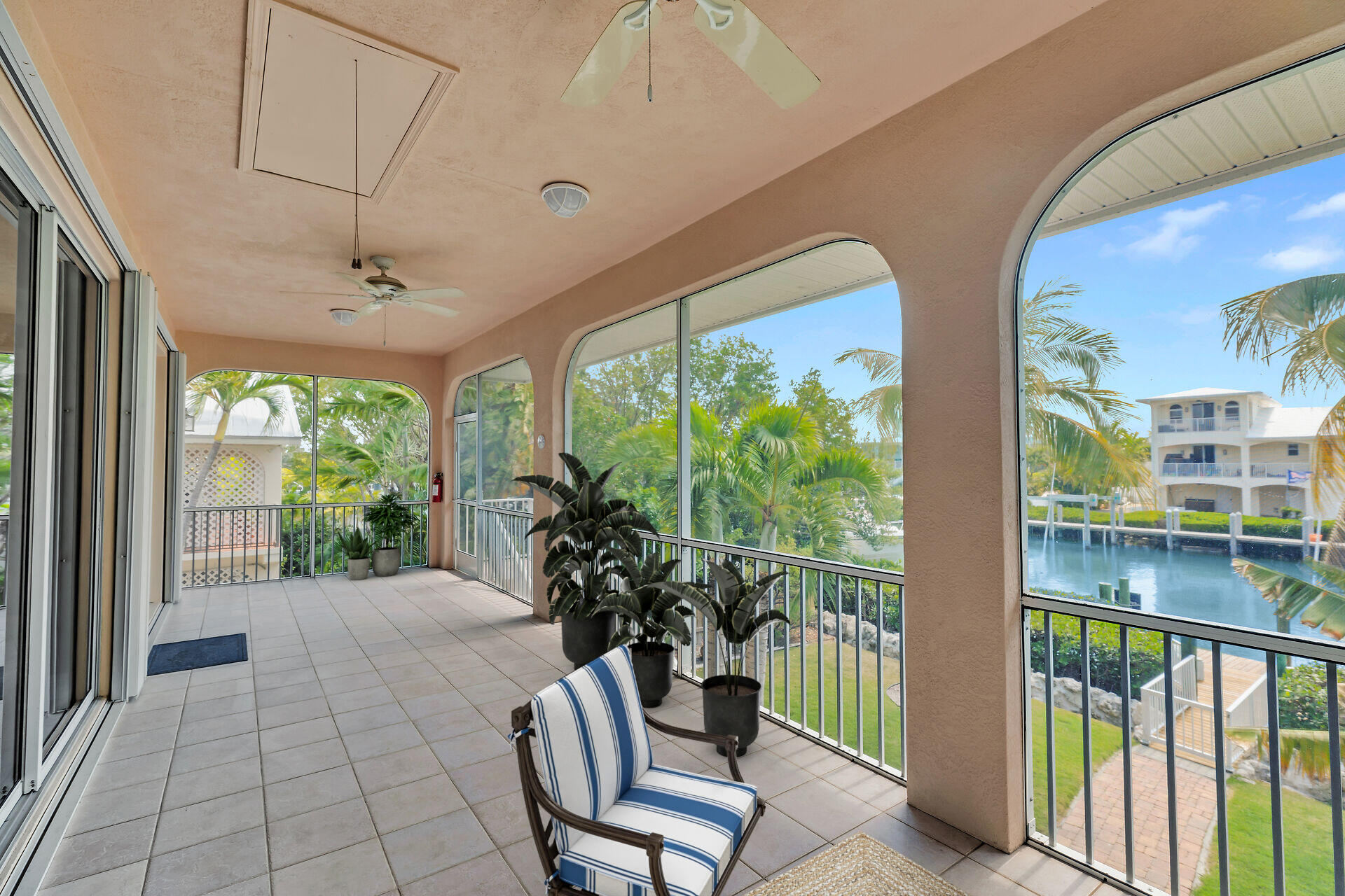 845 E Copa D Oro Property Photo 14