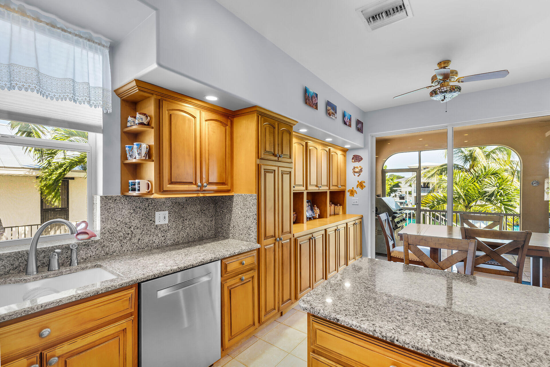 845 E Copa D Oro Property Photo 22