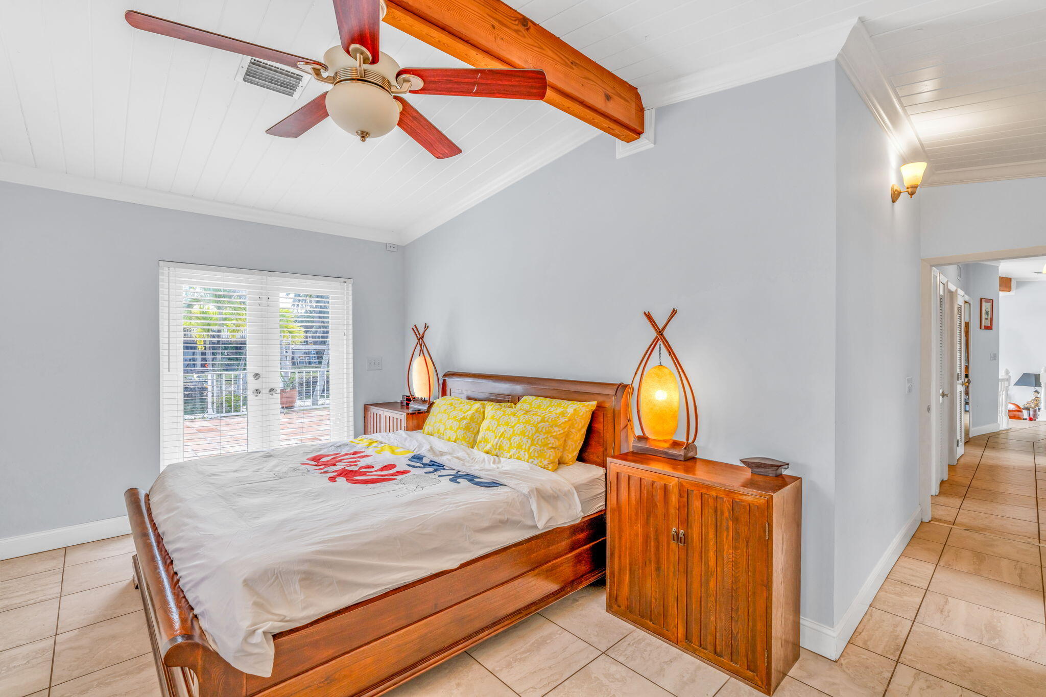 1068 E Buttonwood Drive Property Photo 11