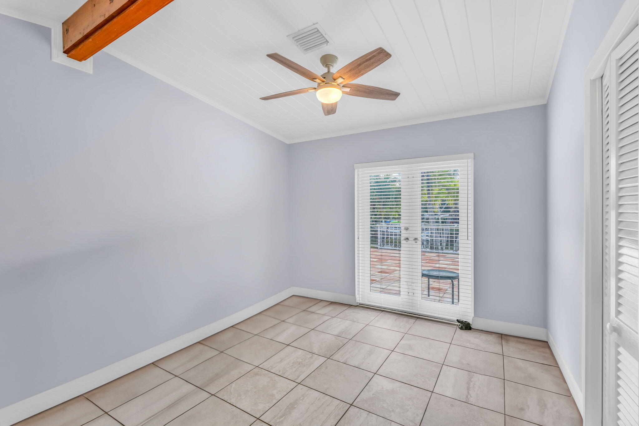 1068 E Buttonwood Drive Property Photo 15
