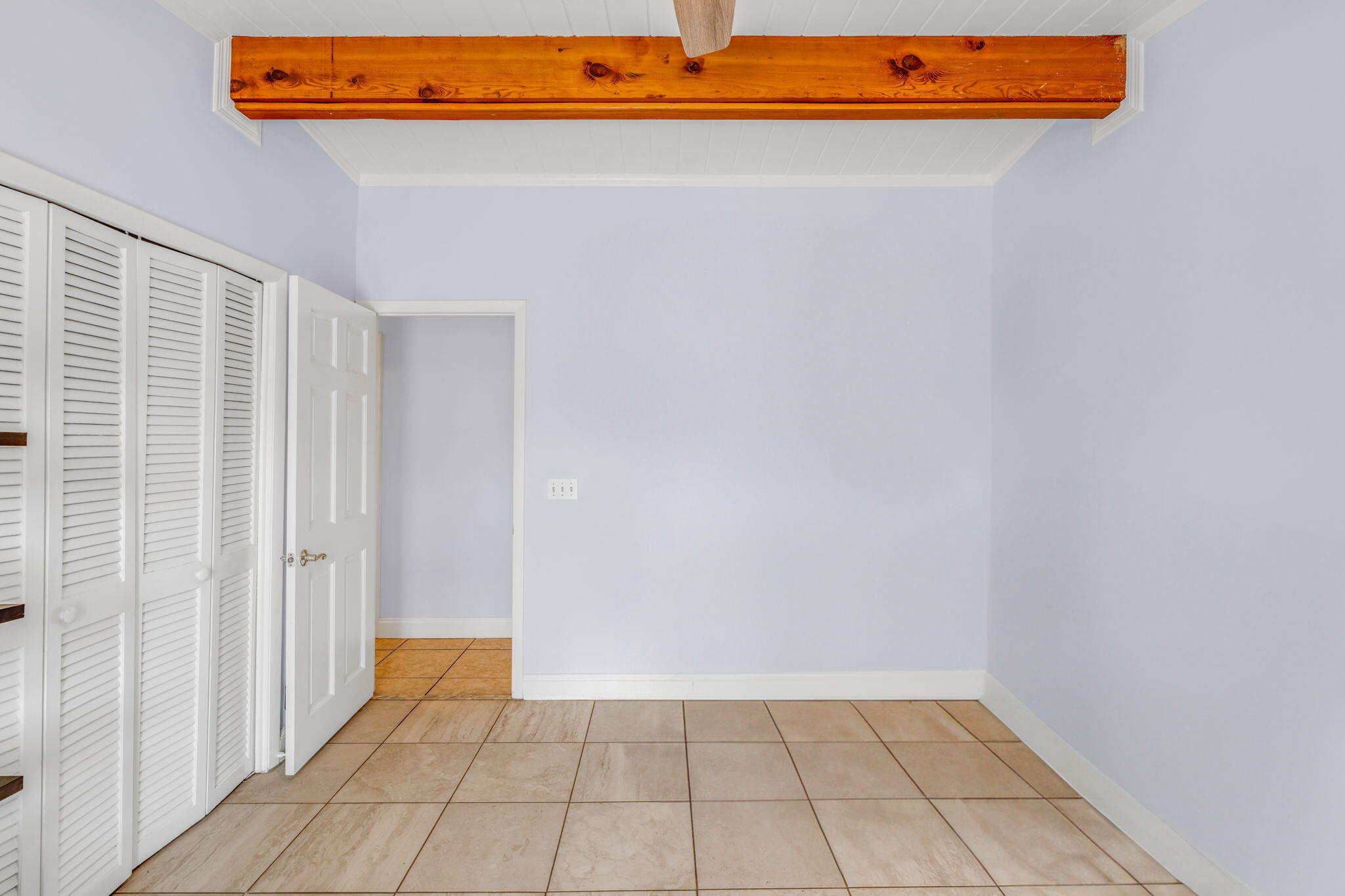 1068 E Buttonwood Drive Property Photo 16