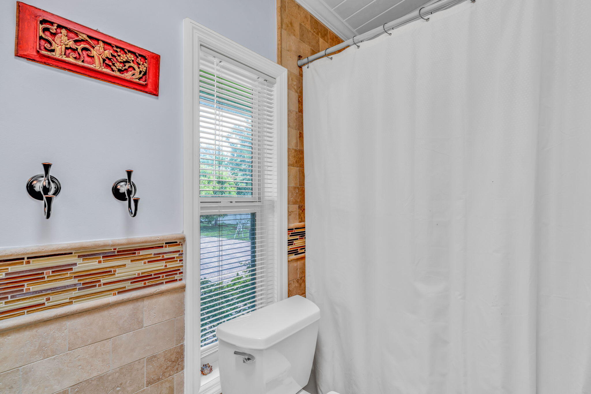 1068 E Buttonwood Drive Property Photo 18