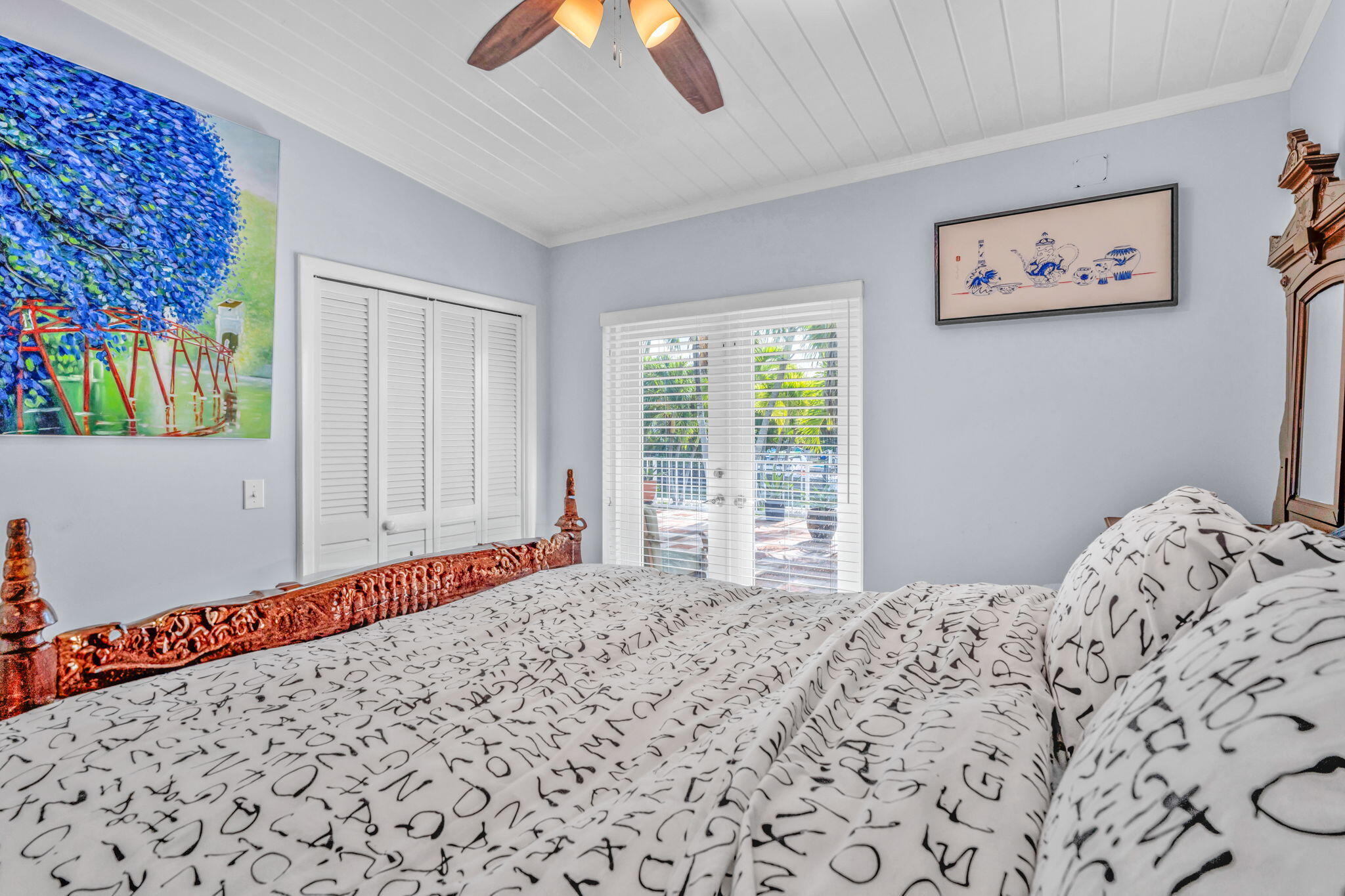1068 E Buttonwood Drive Property Photo 20