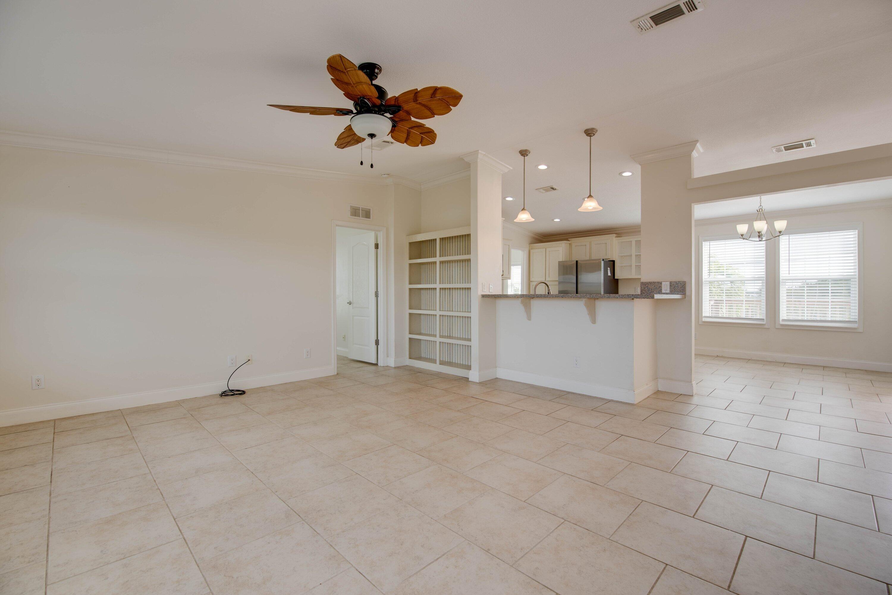 786 Jamaica Lane Property Photo 4