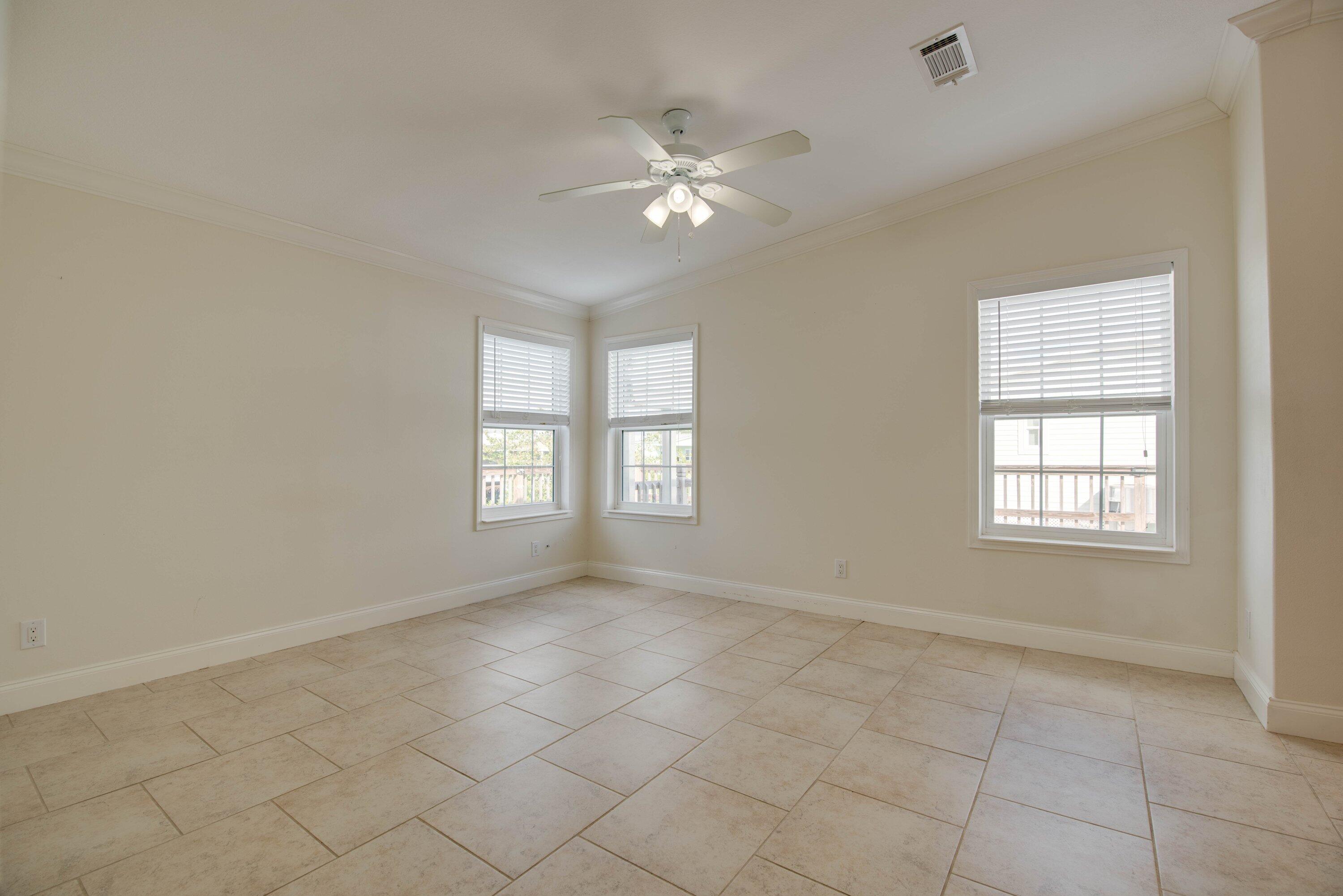 786 Jamaica Lane Property Photo 11