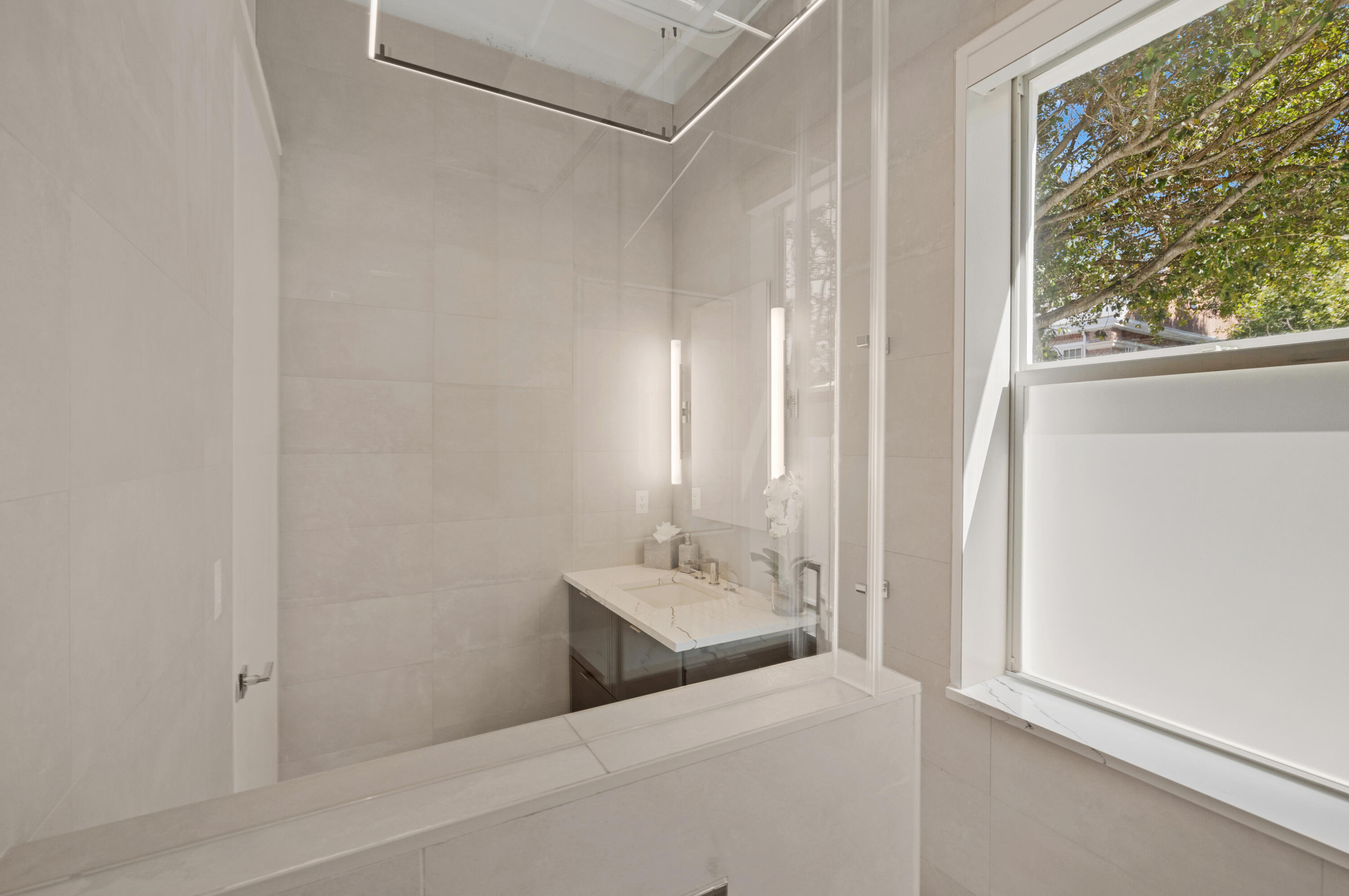 115 Front Street, 101 Property Photo 25