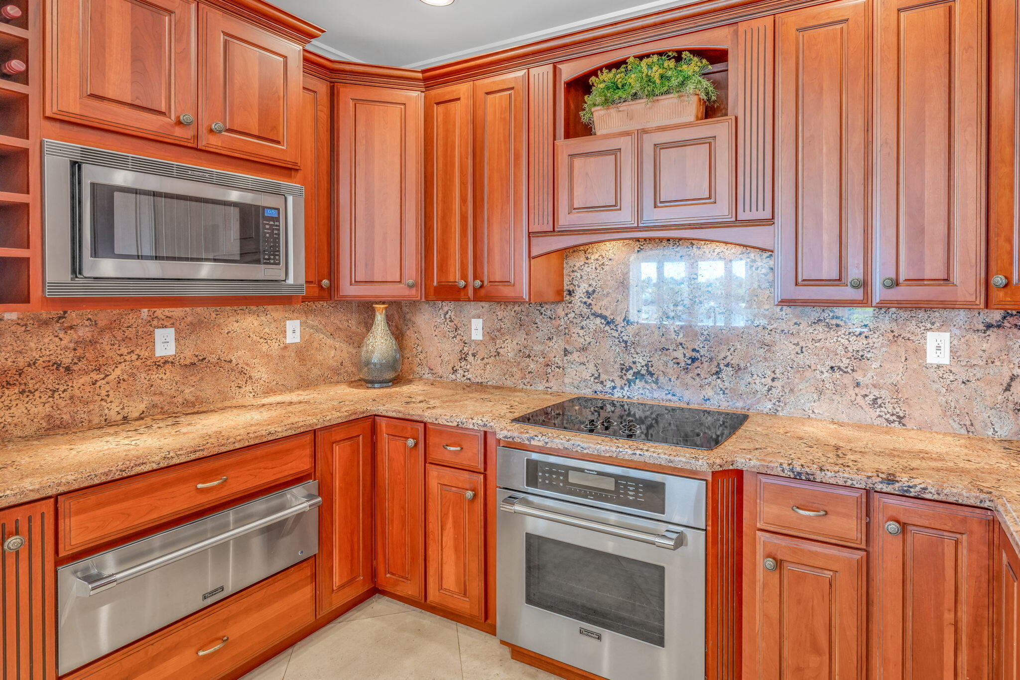 160 1st Street Property Photo 15