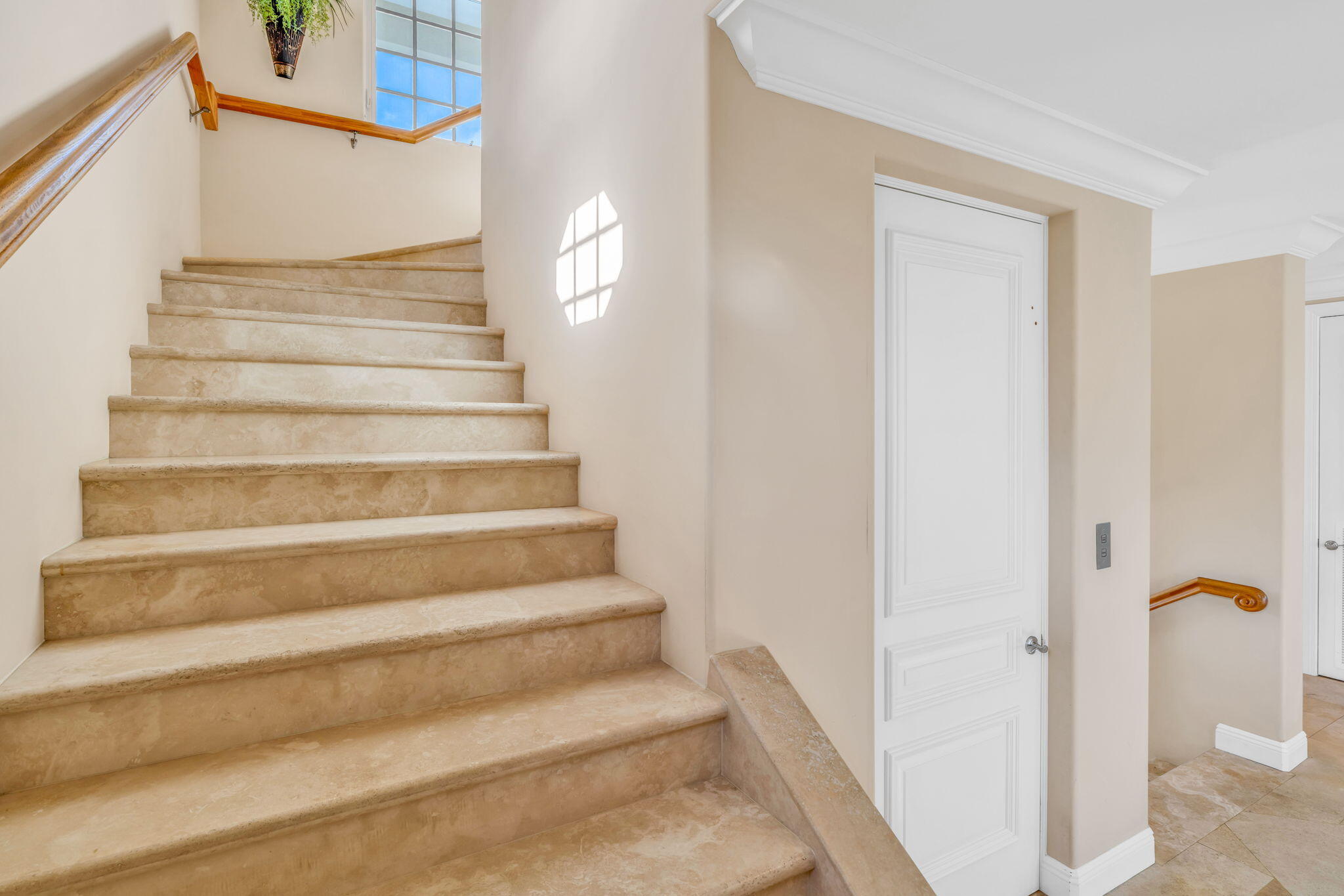 160 1st Street Property Photo 31