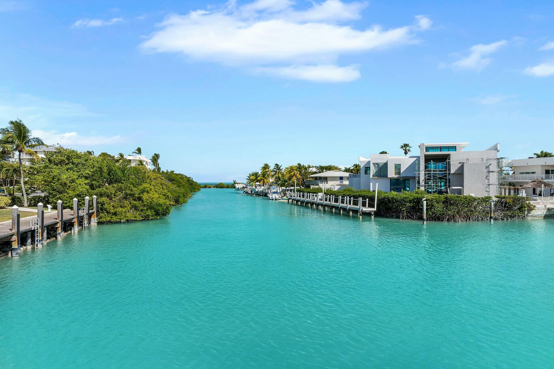 7084 Hawks Cay Boulevard Property Photo 4