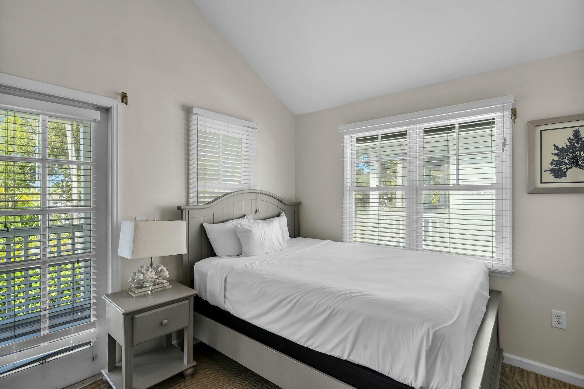 7084 Hawks Cay Boulevard Property Photo 36
