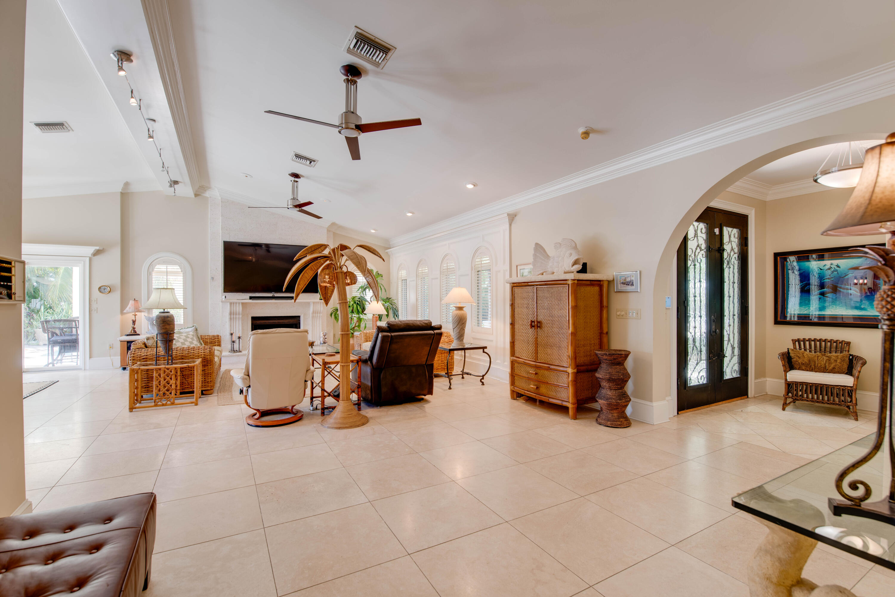 531 Seminole Drive Property Photo 8