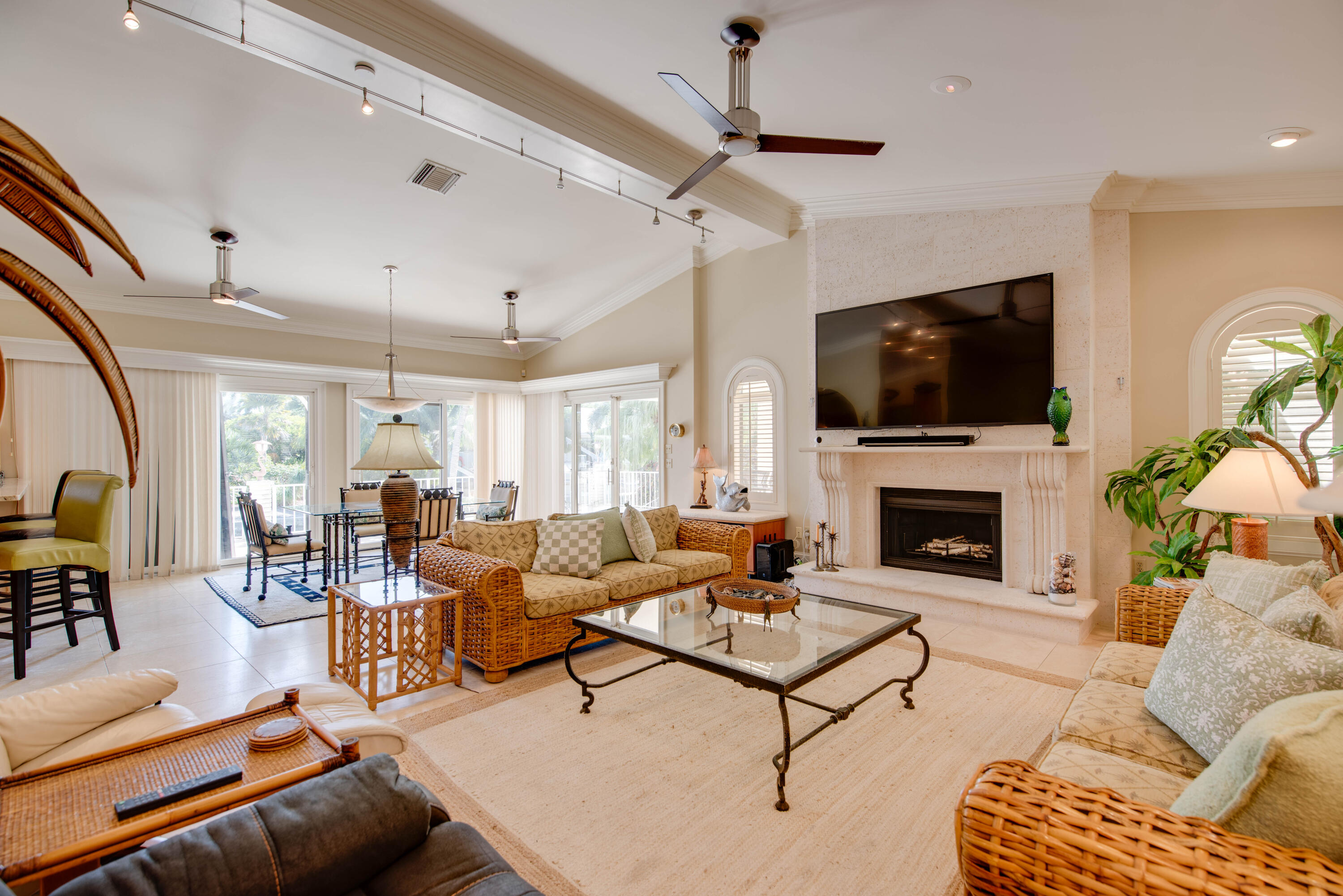 531 Seminole Drive Property Photo 10