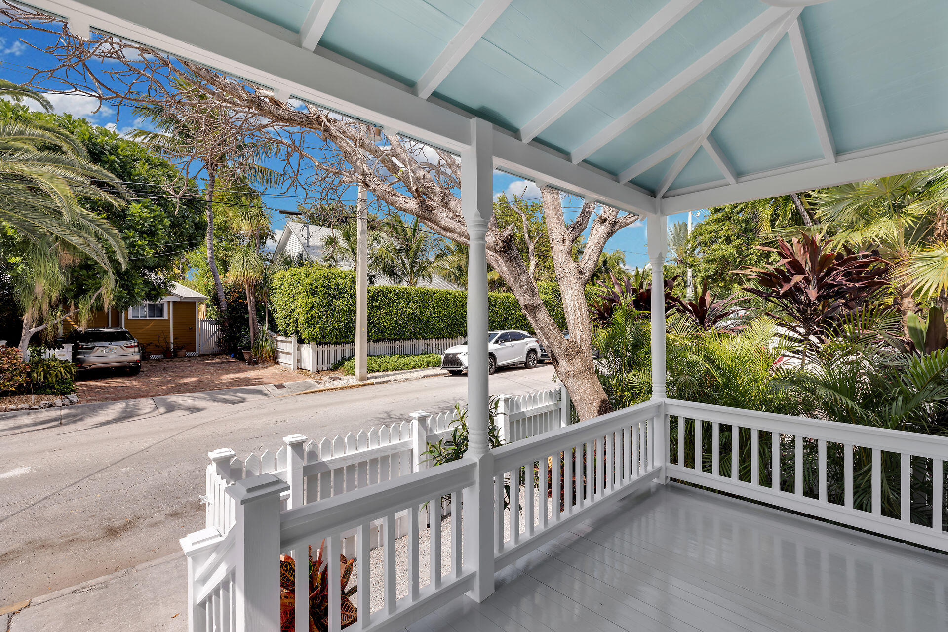 1420 Petronia Street Property Photo 5