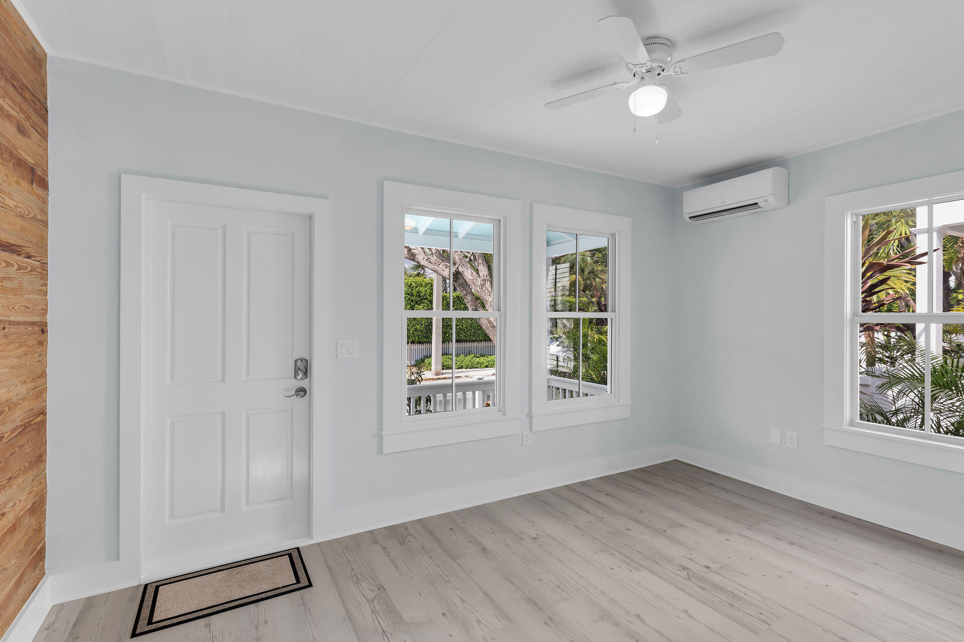 1420 Petronia Street Property Photo 6