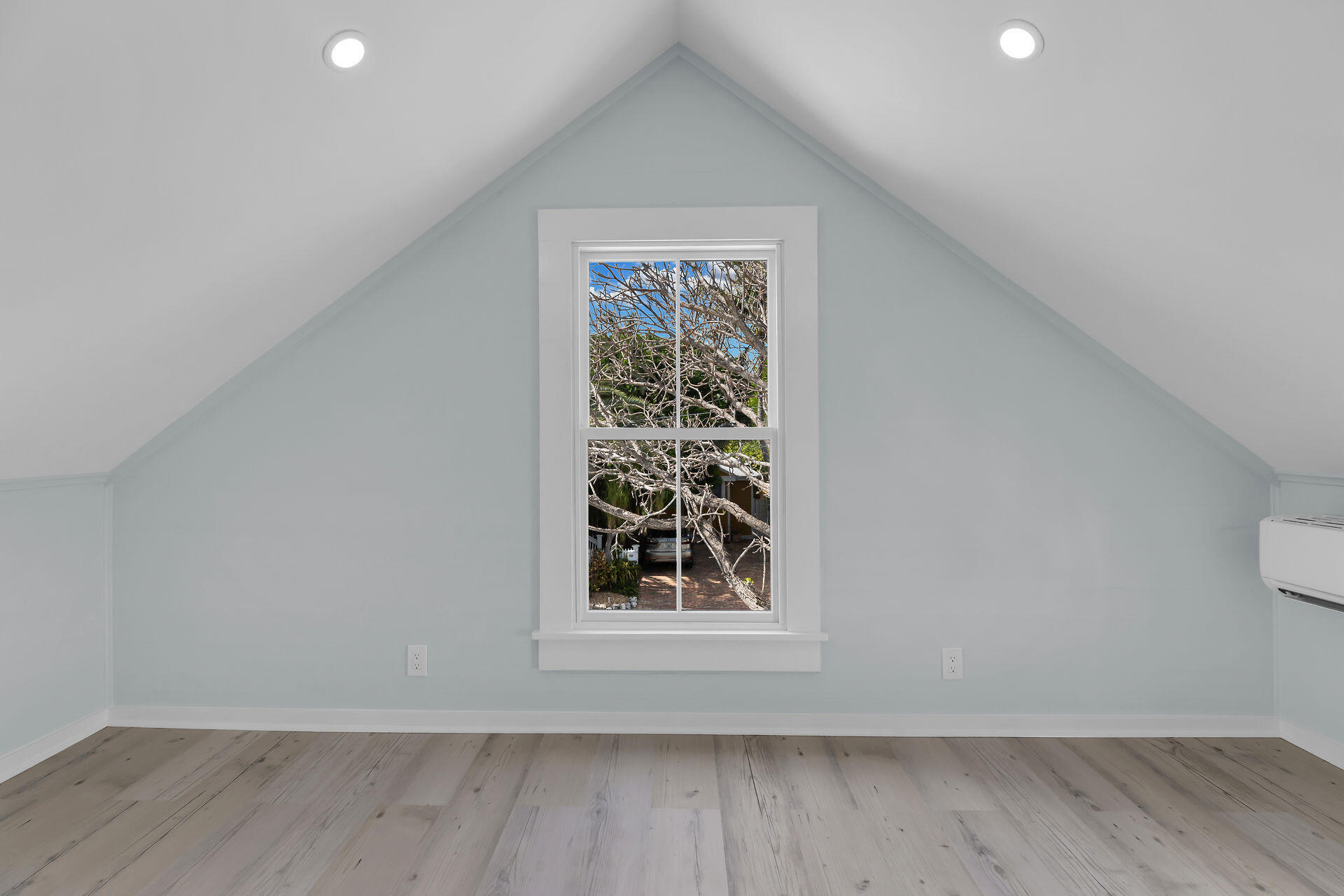 1420 Petronia Street Property Photo 28