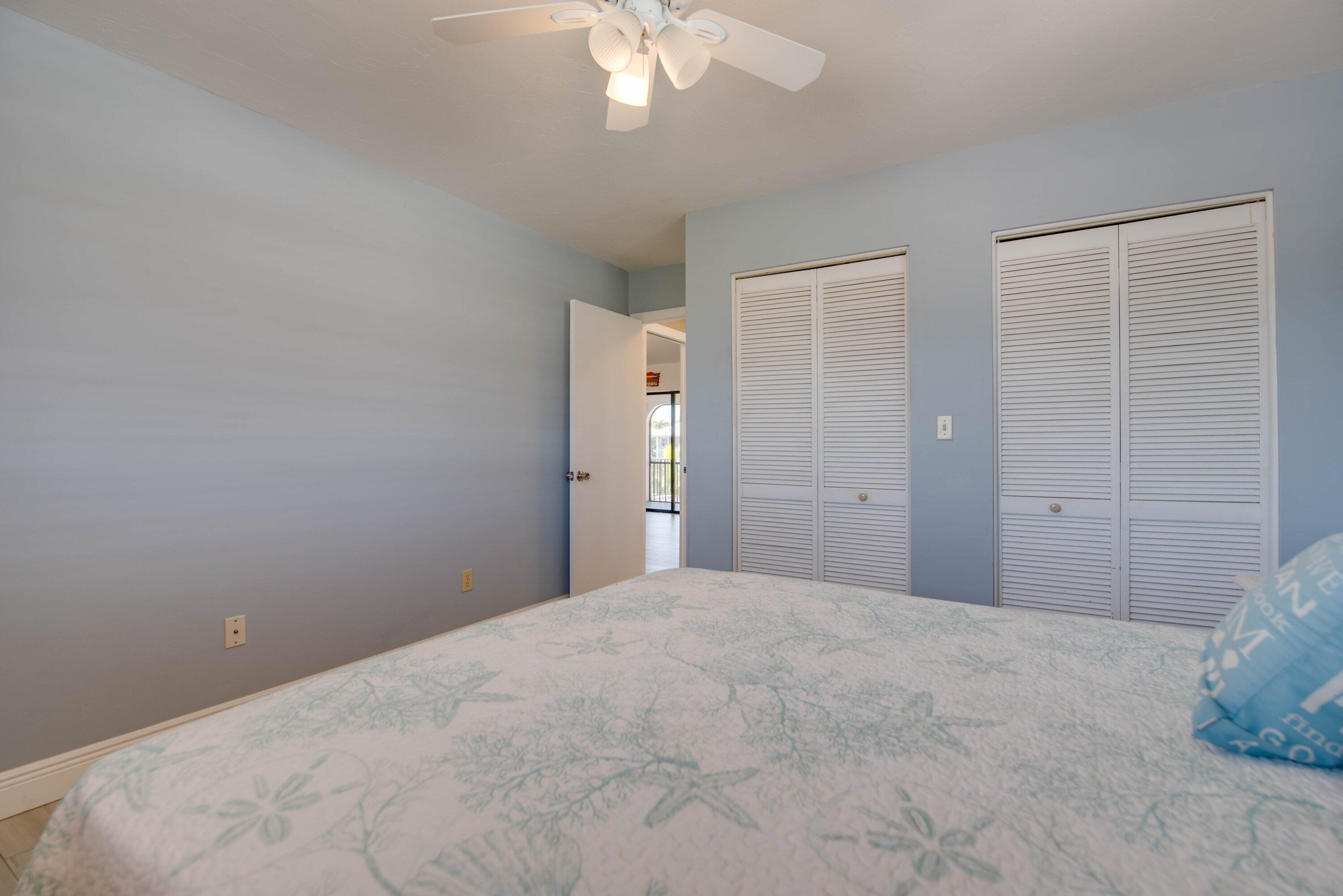 1032 E Caribbean Drive Property Photo 18