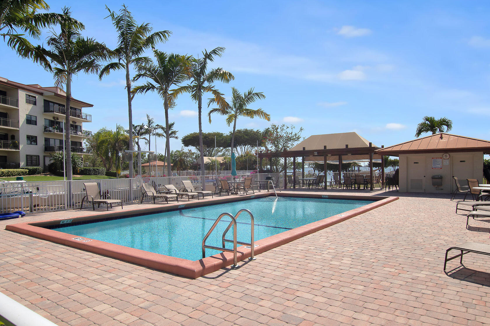 104500 Overseas Highway, B204 Property Photo 8