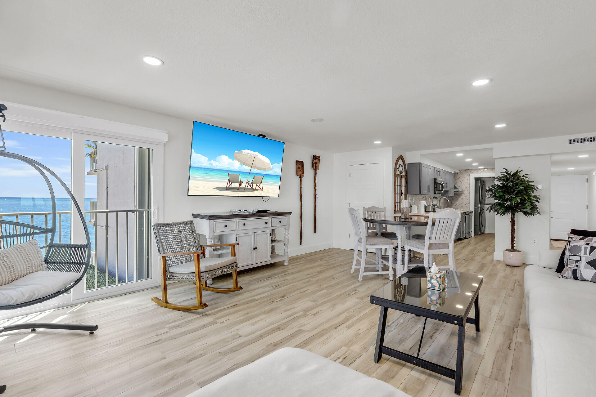 201 E Ocean Drive, 209 Property Photo 5