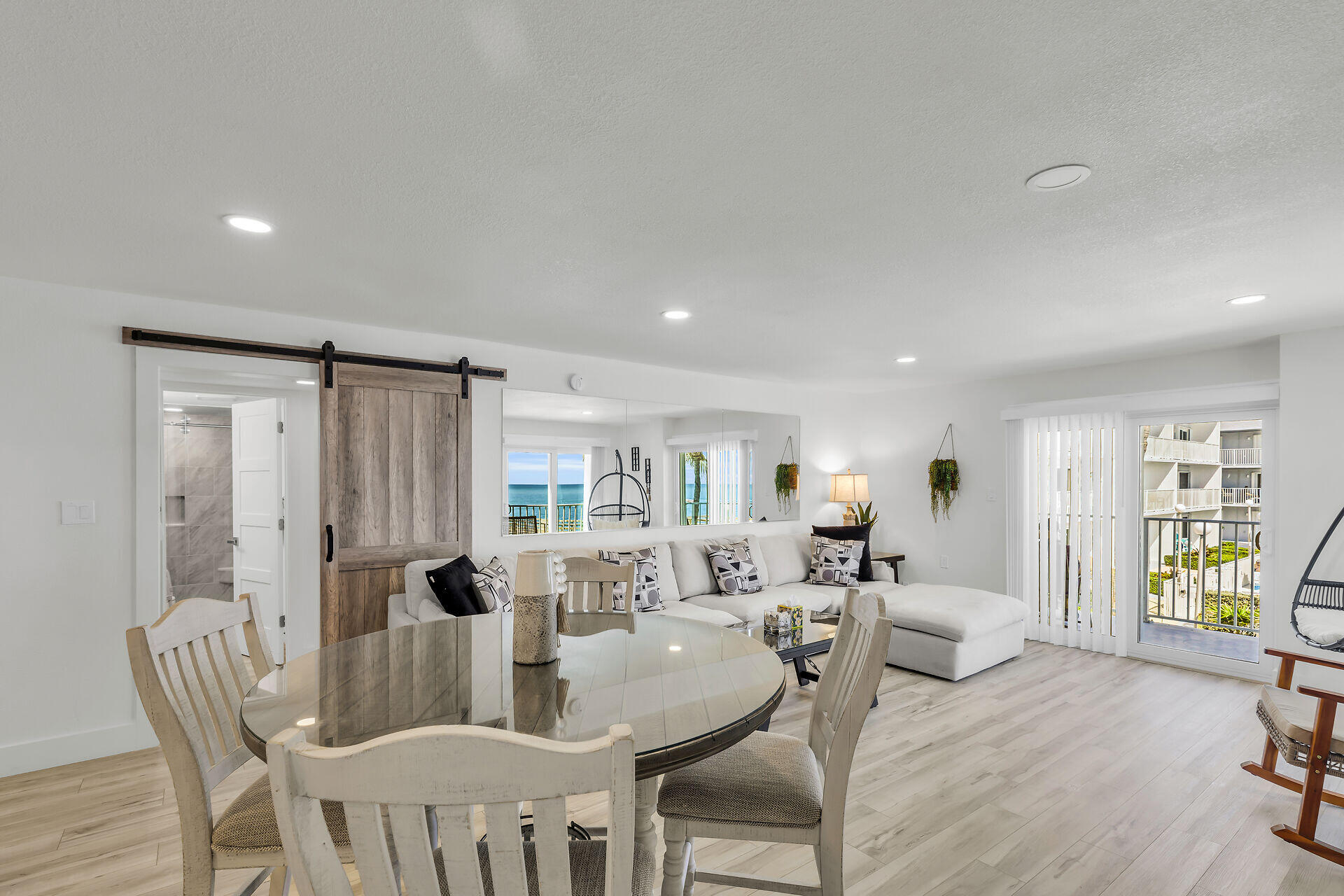 201 E Ocean Drive, 209 Property Photo 6