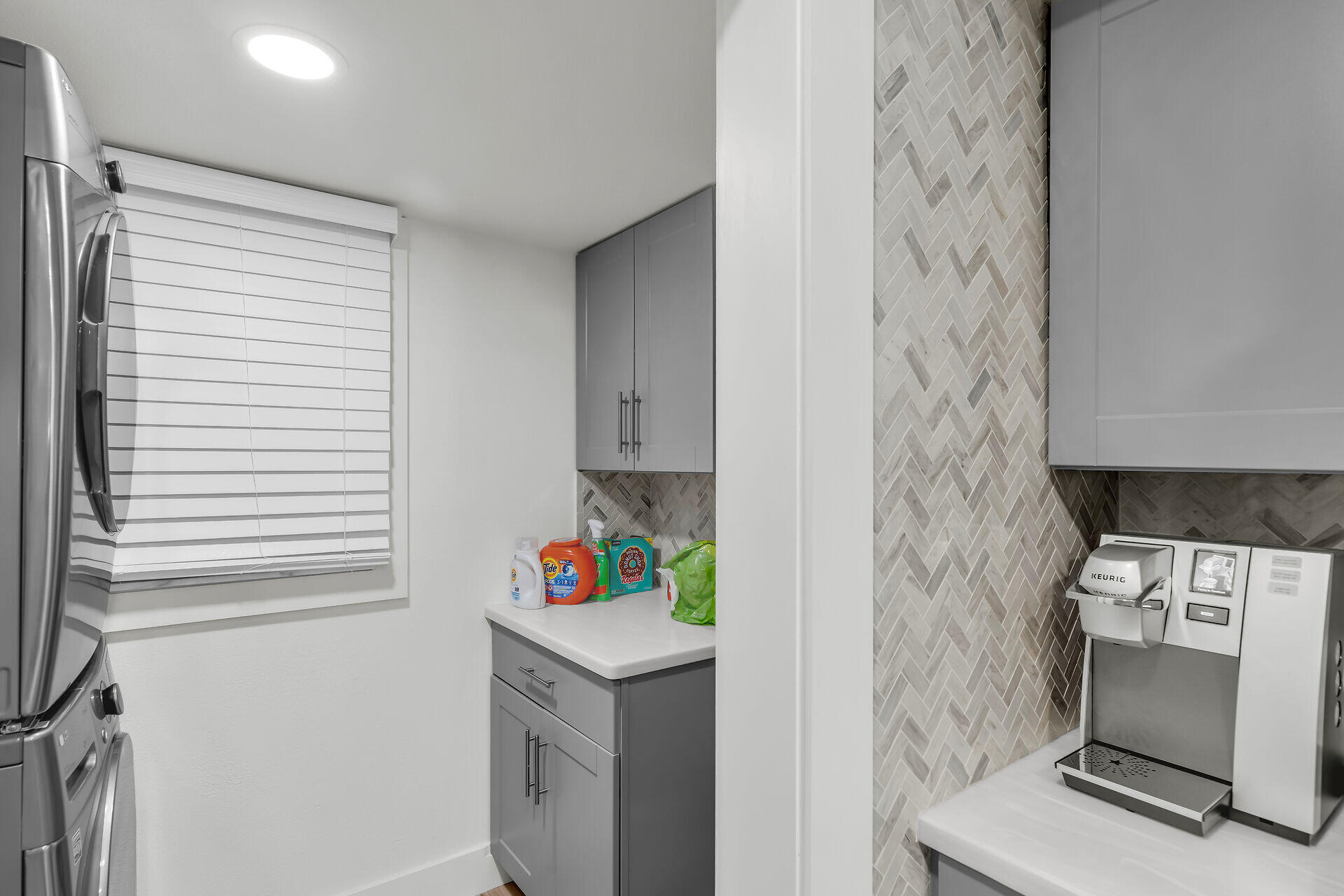 201 E Ocean Drive, 209 Property Photo 10