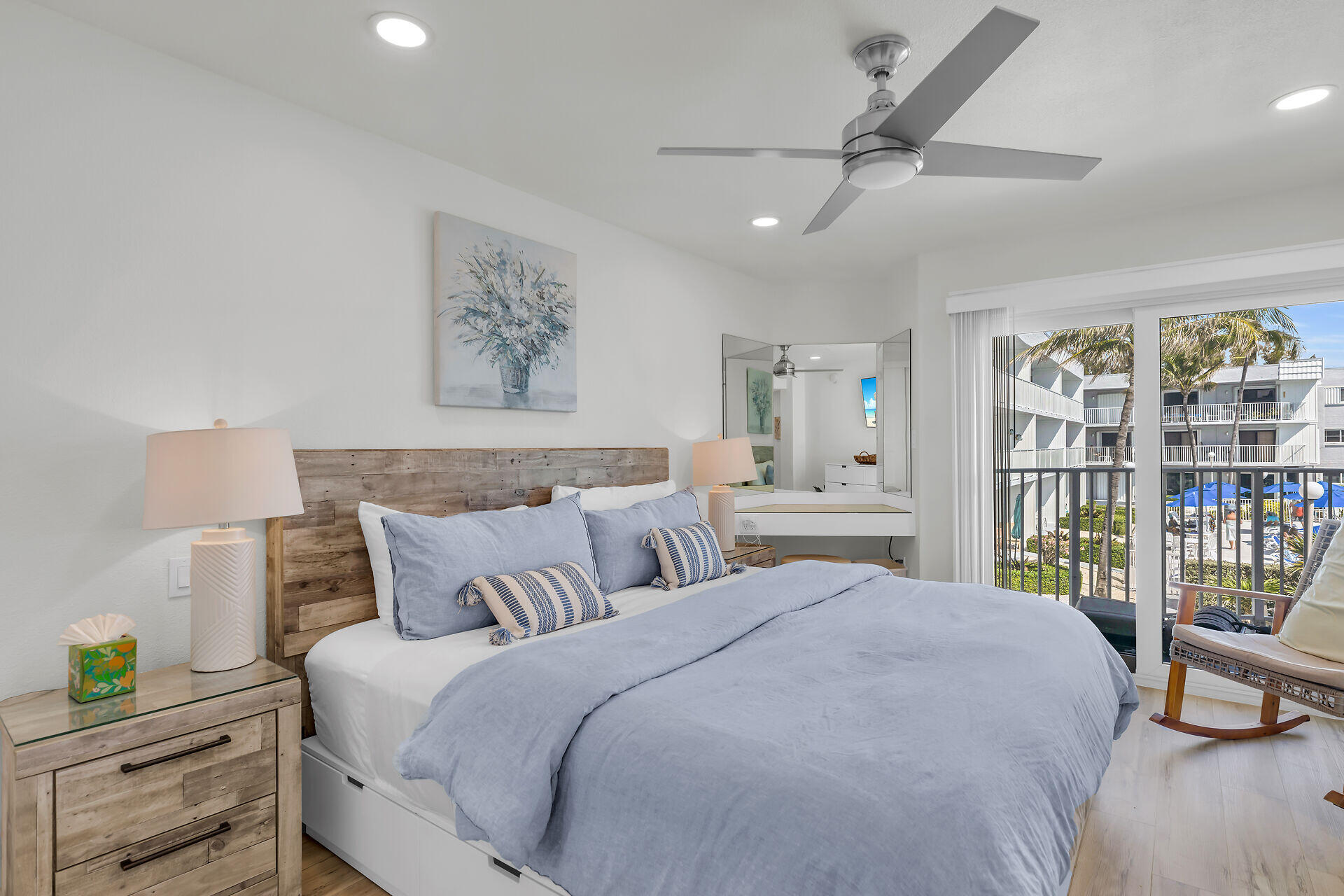 201 E Ocean Drive, 209 Property Photo 13