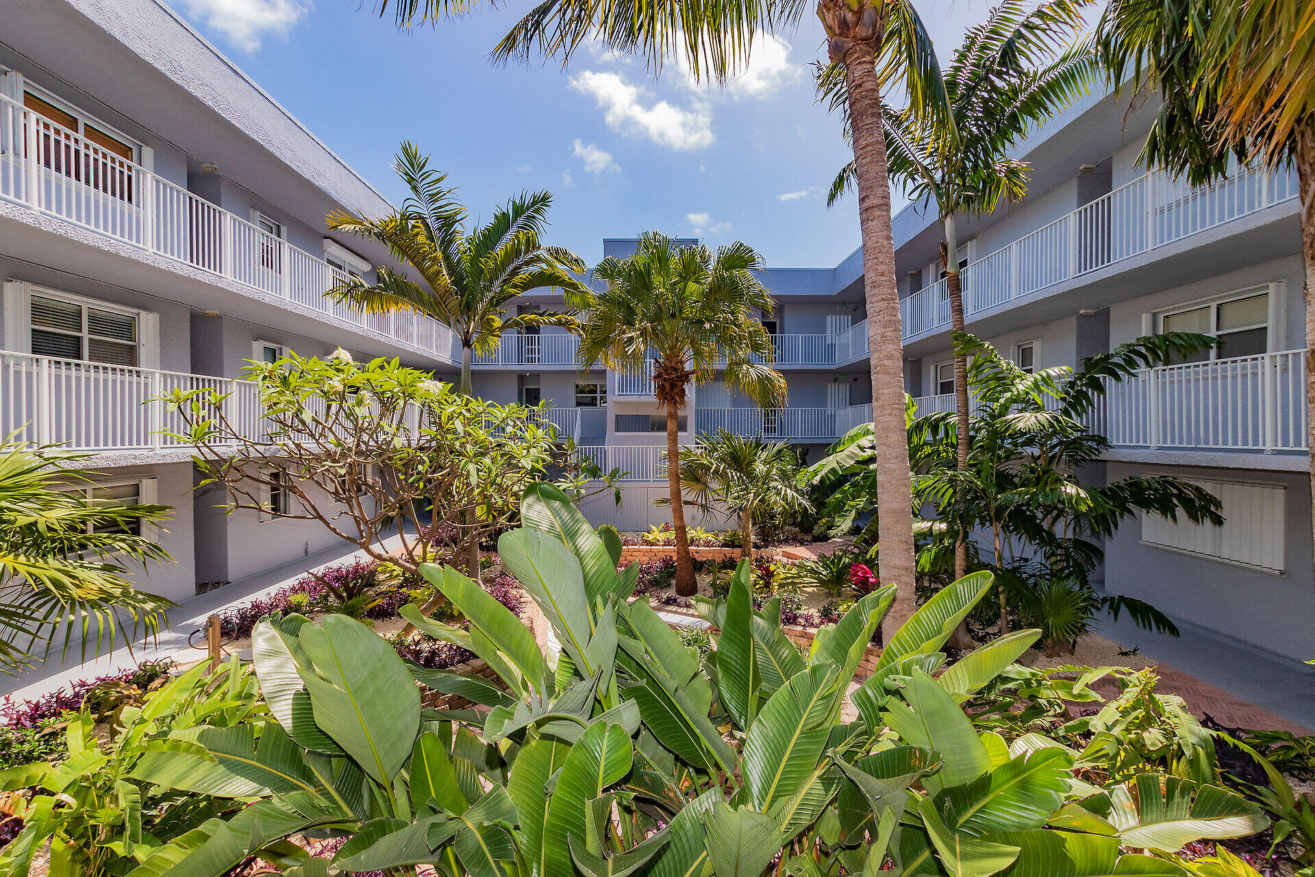 201 E Ocean Drive, 209 Property Photo 33