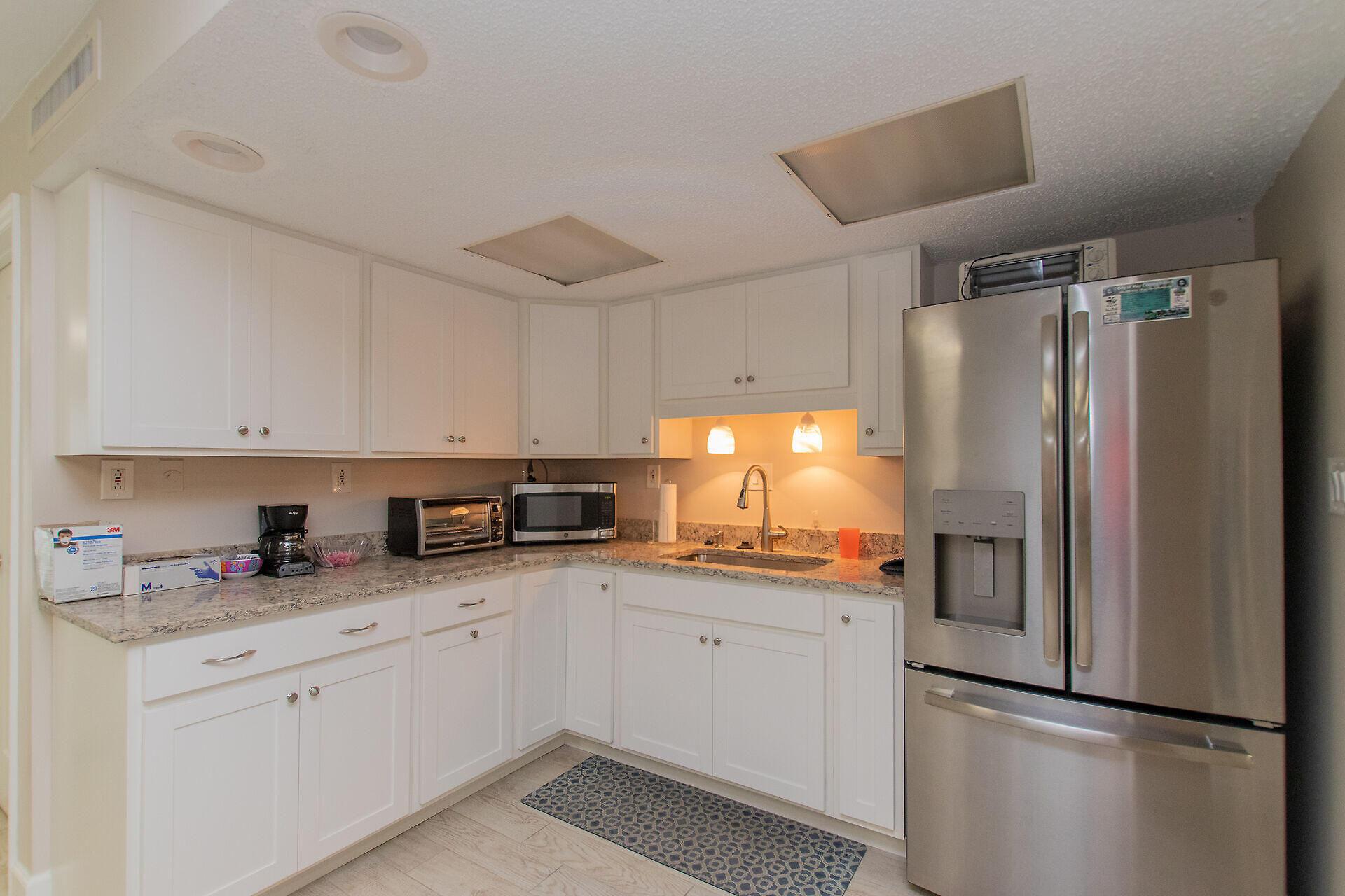 201 E Ocean Drive, 209 Property Photo 40