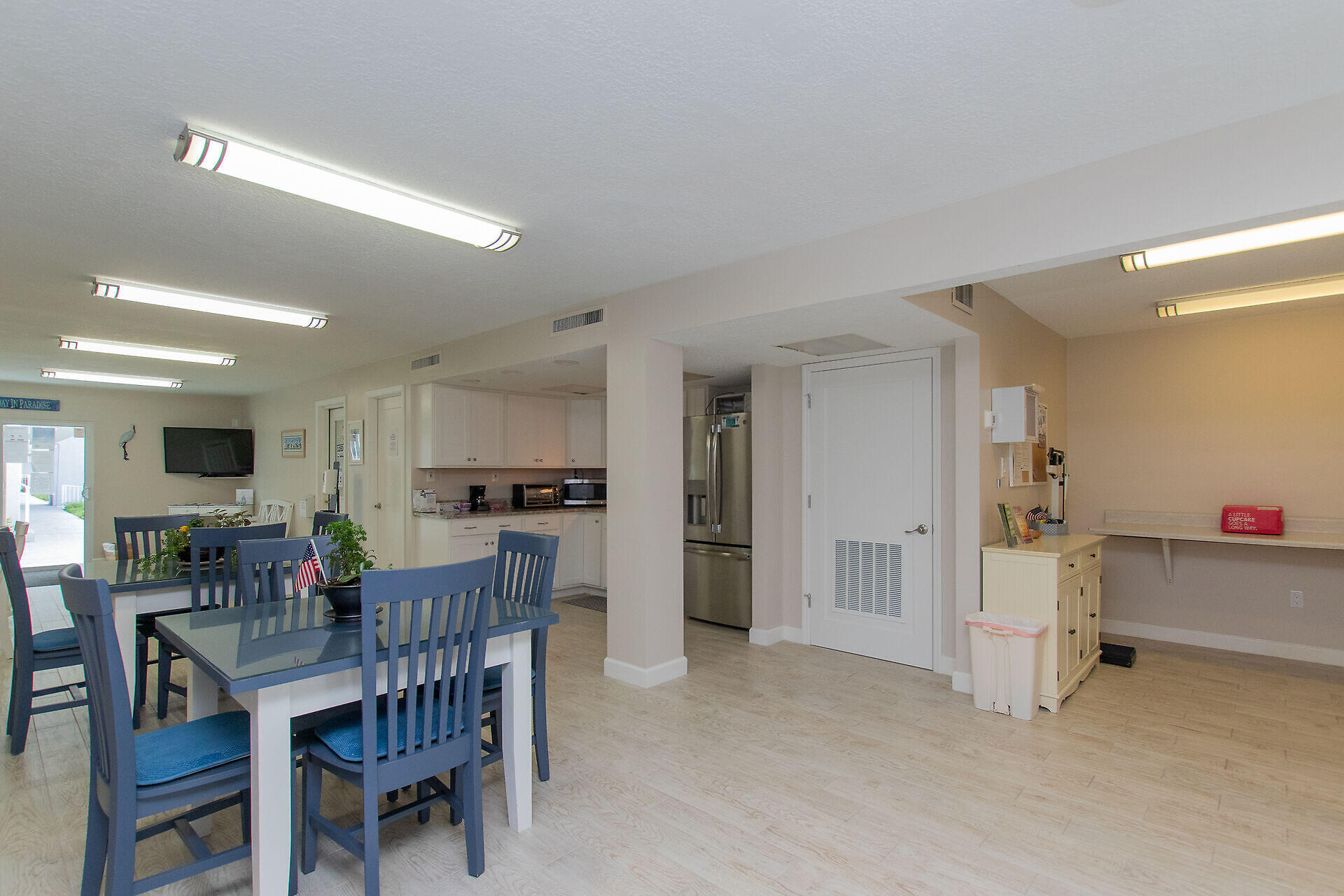 201 E Ocean Drive, 209 Property Photo 41