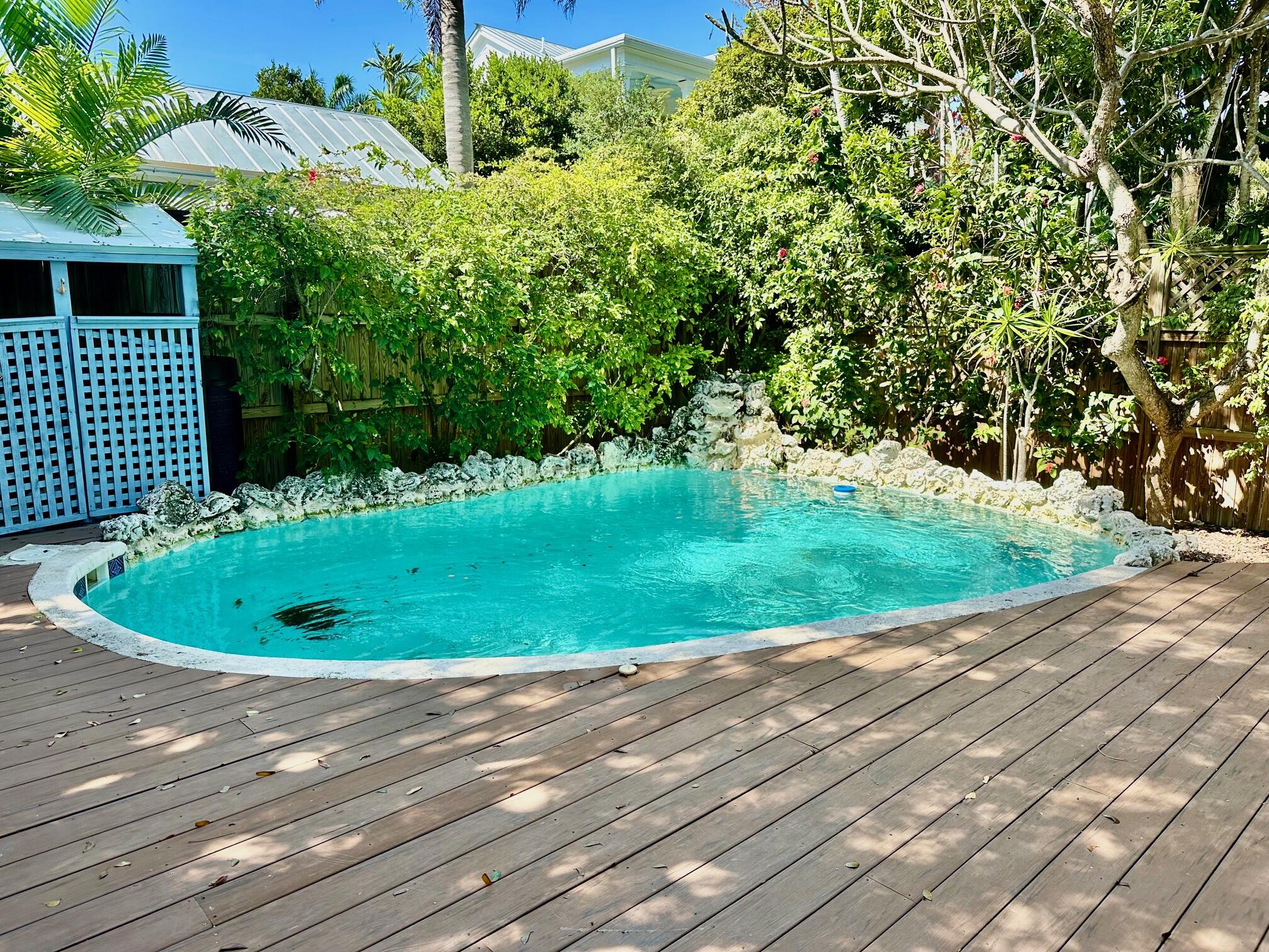 1122 Margaret Street Property Photo 11