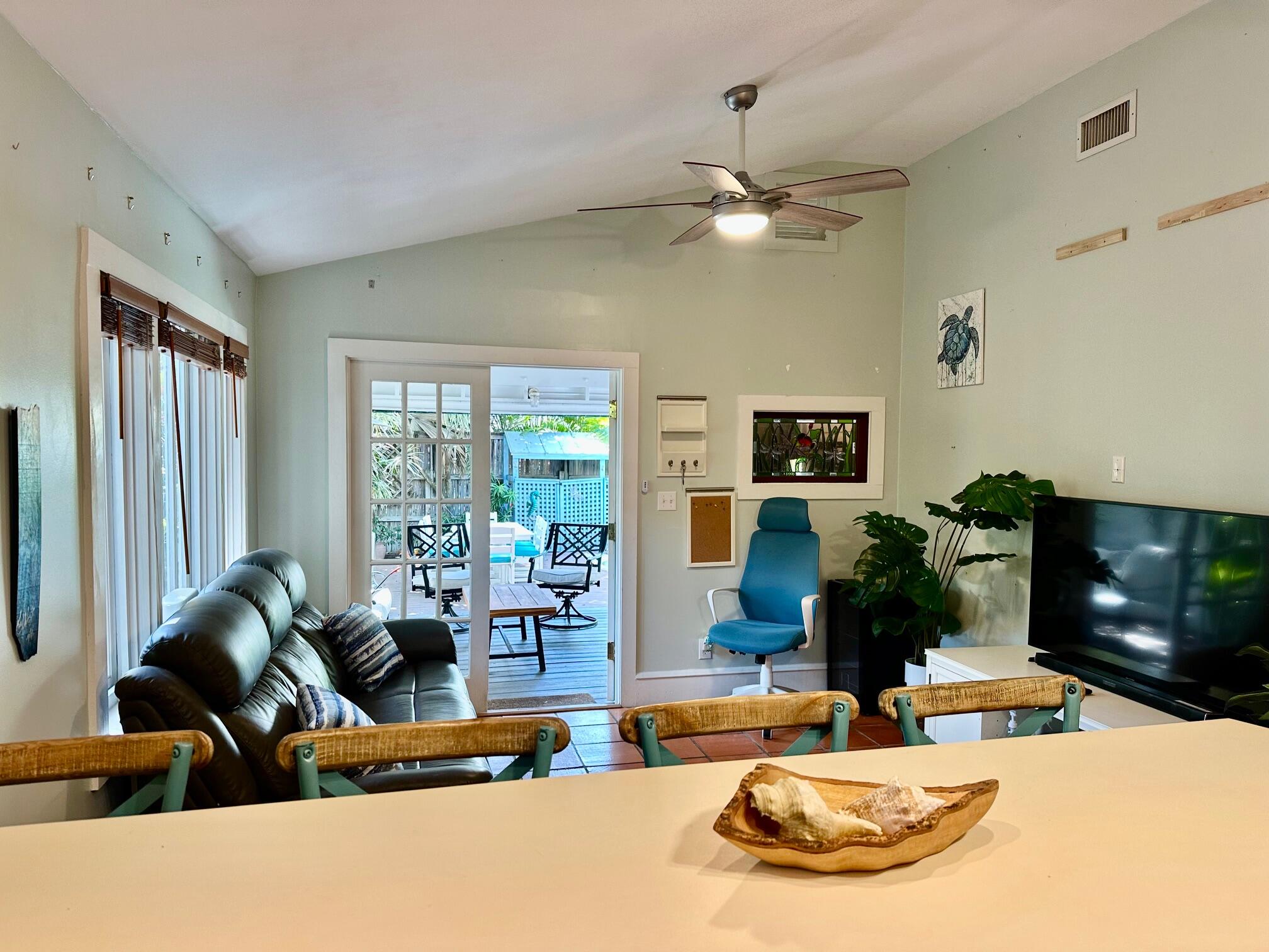 1122 Margaret Street Property Photo 13