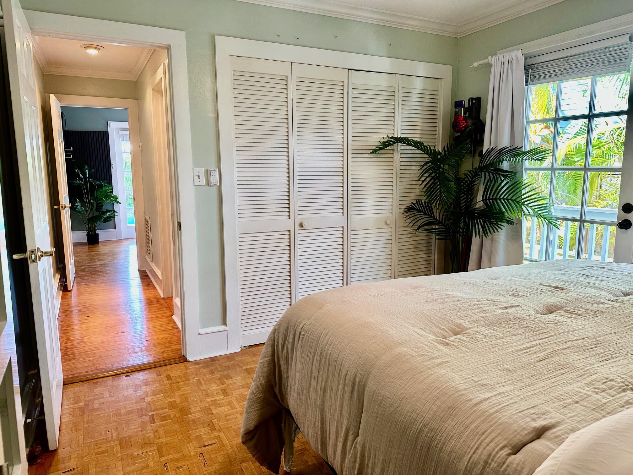 1122 Margaret Street Property Photo 16