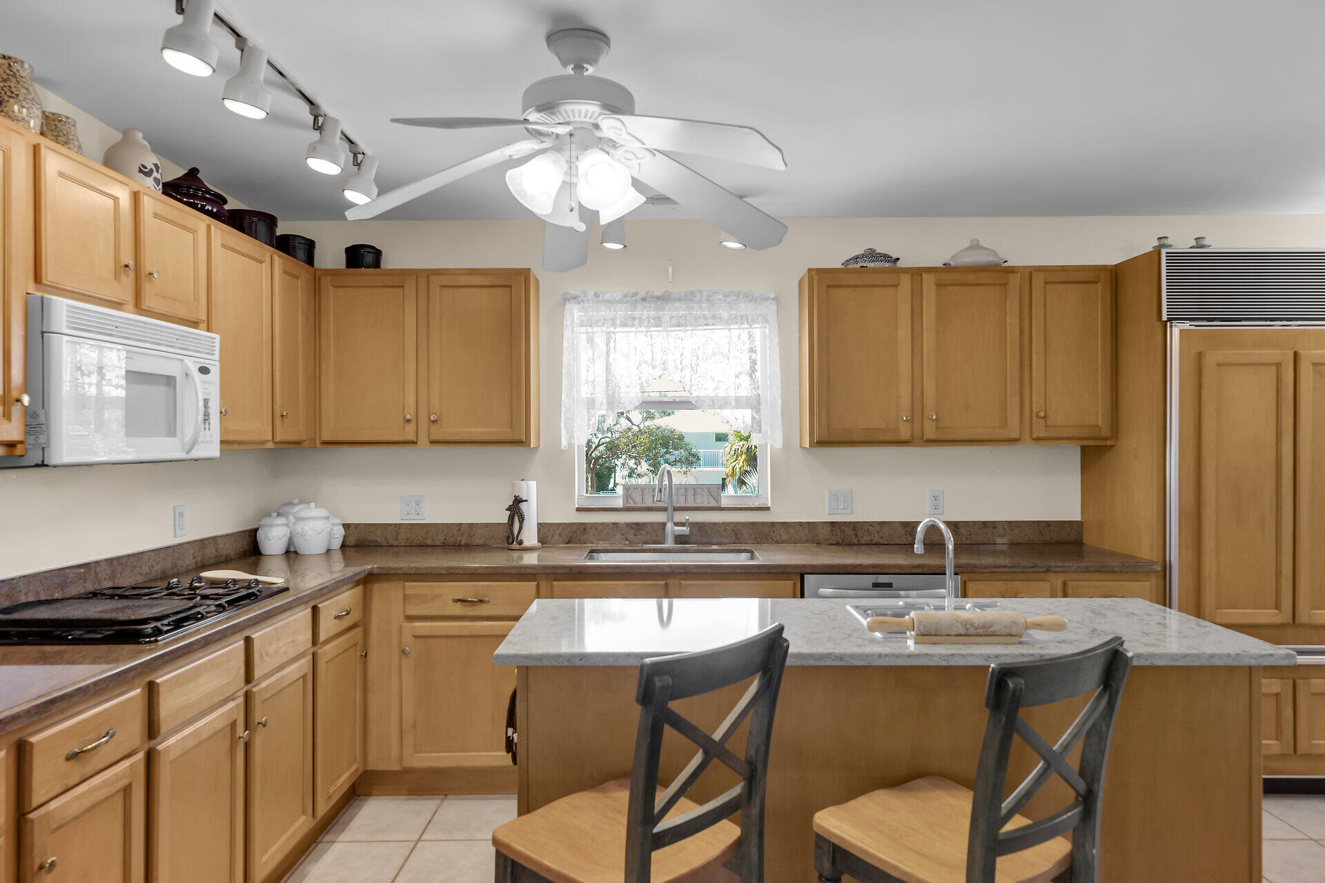 417 Harbour Drive Property Photo 15
