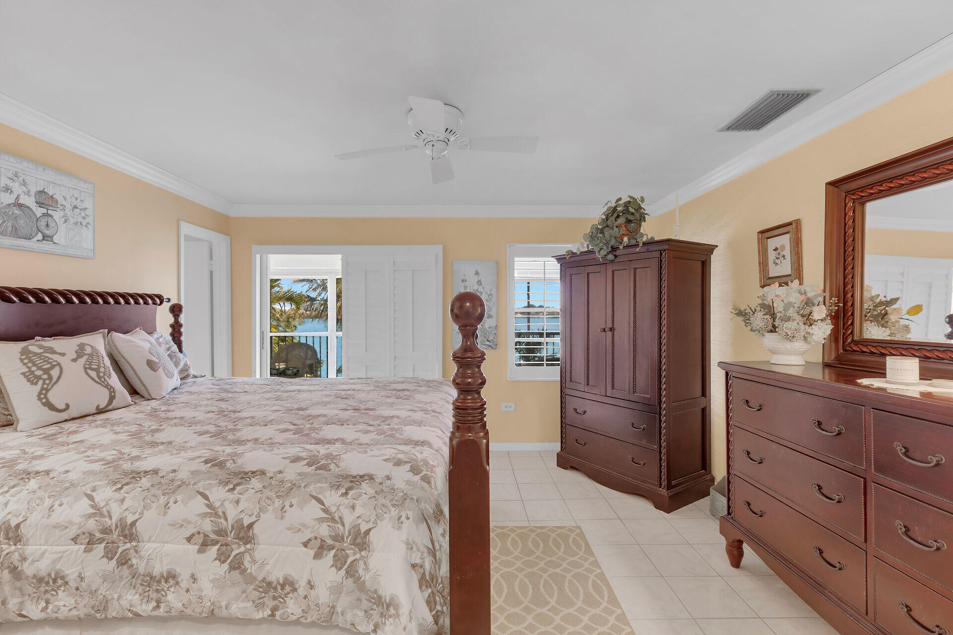 417 Harbour Drive Property Photo 21