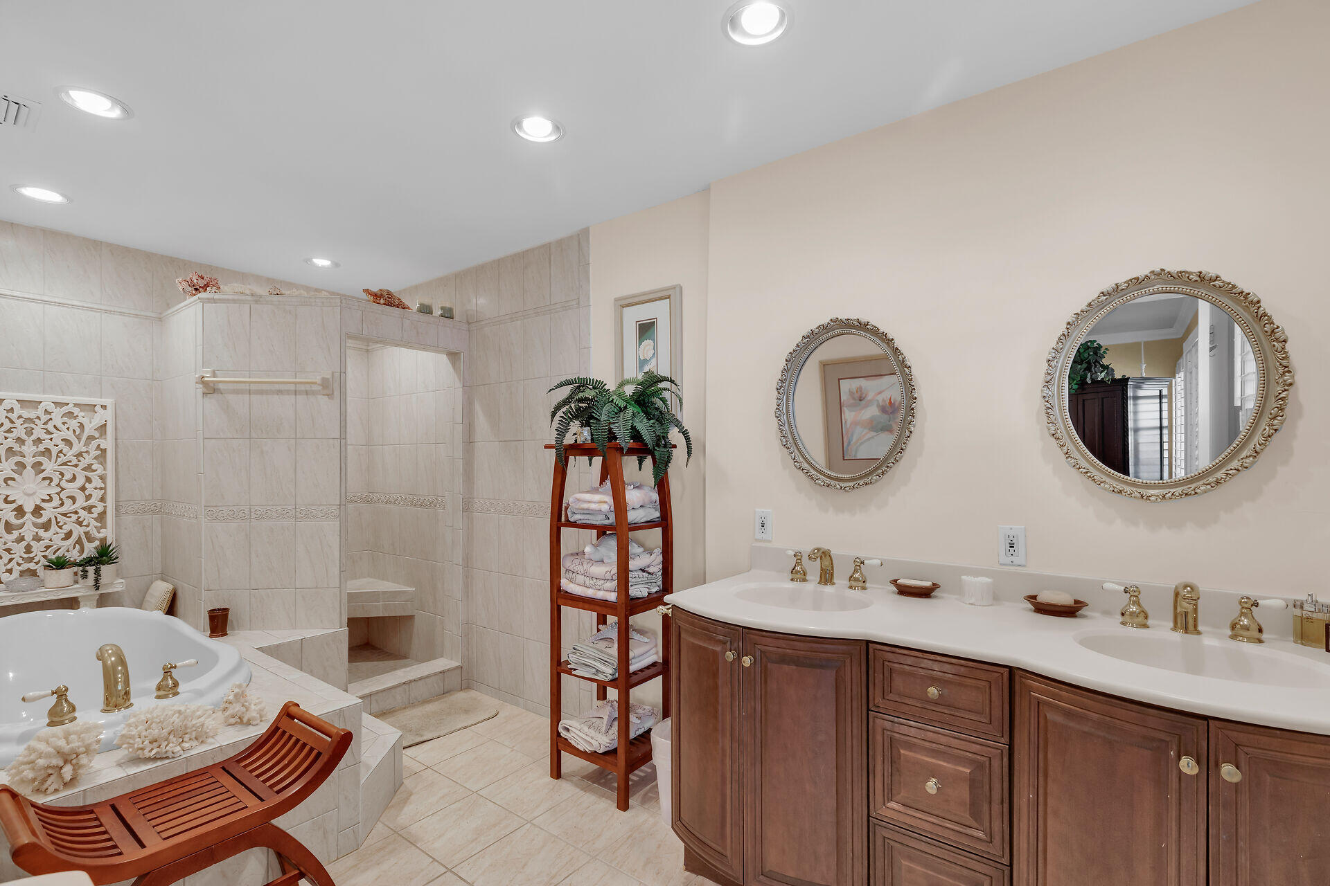 417 Harbour Drive Property Photo 23
