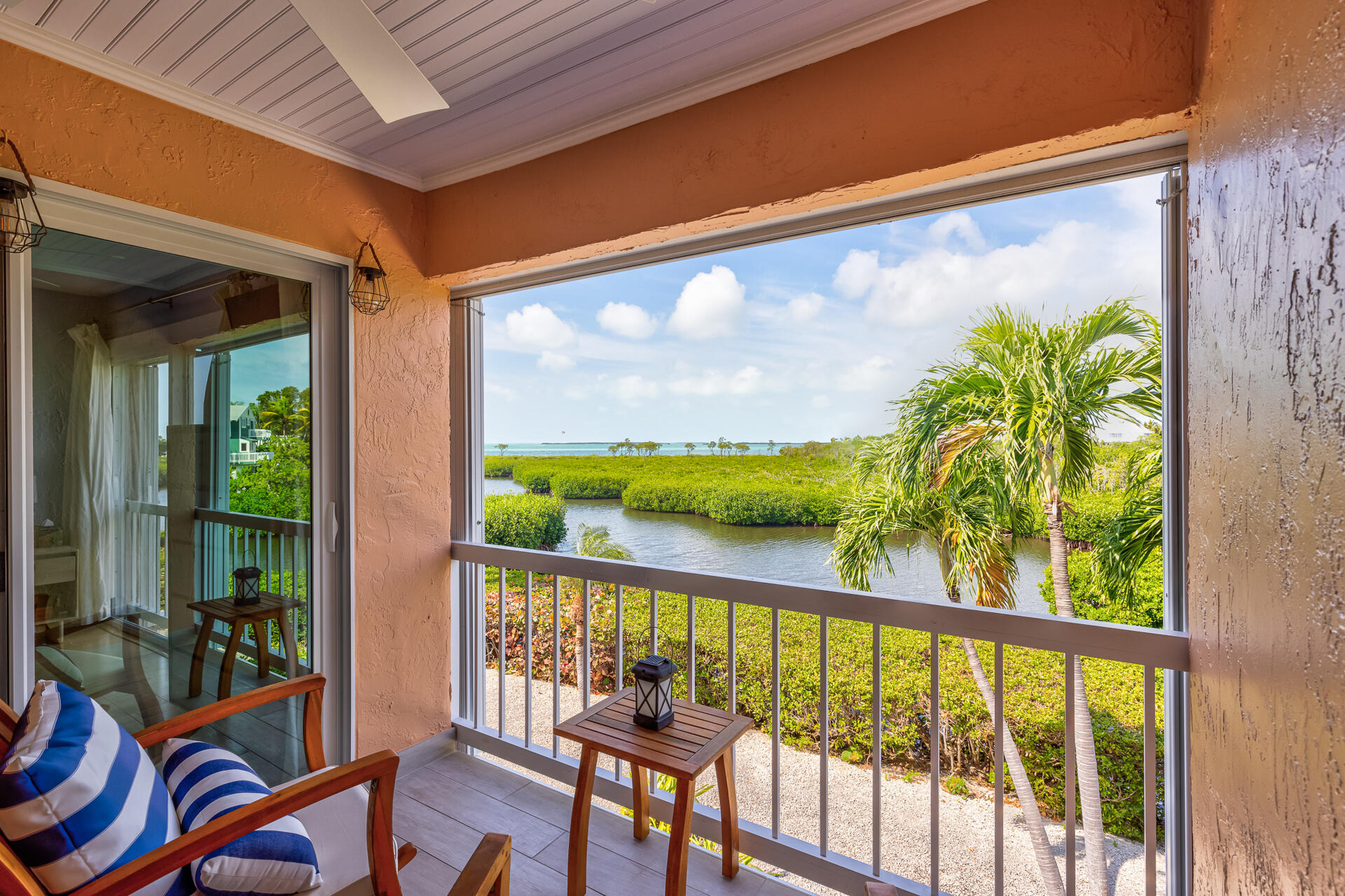 9858 Leeward Avenue Property Photo 4