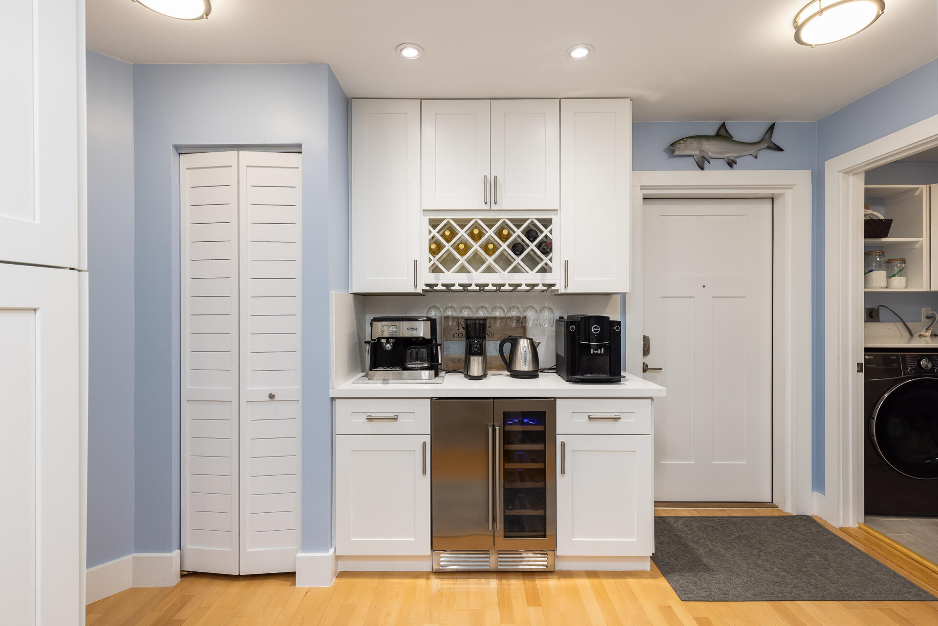 9858 Leeward Avenue Property Photo 14