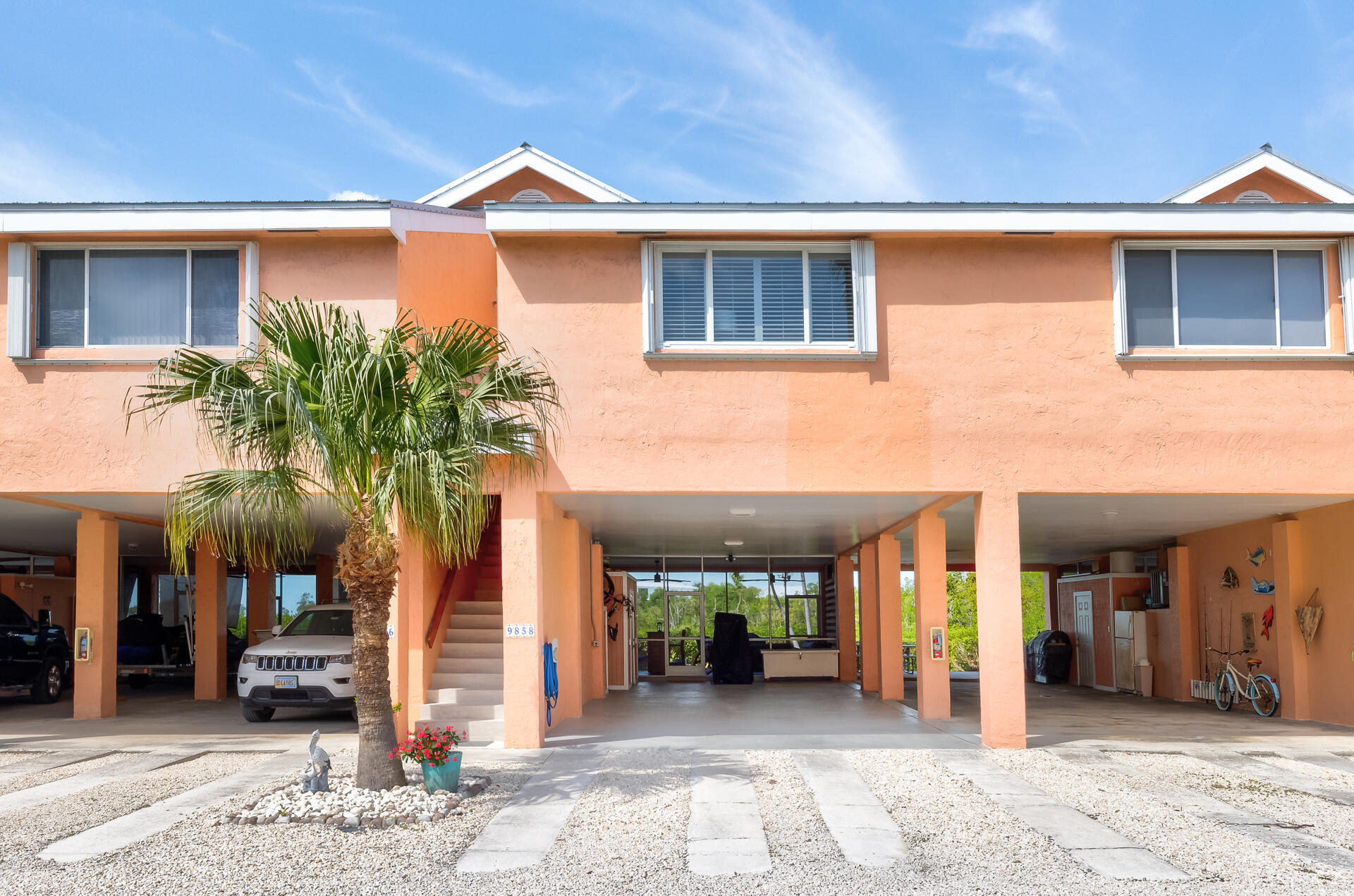 9858 Leeward Avenue Property Photo 36