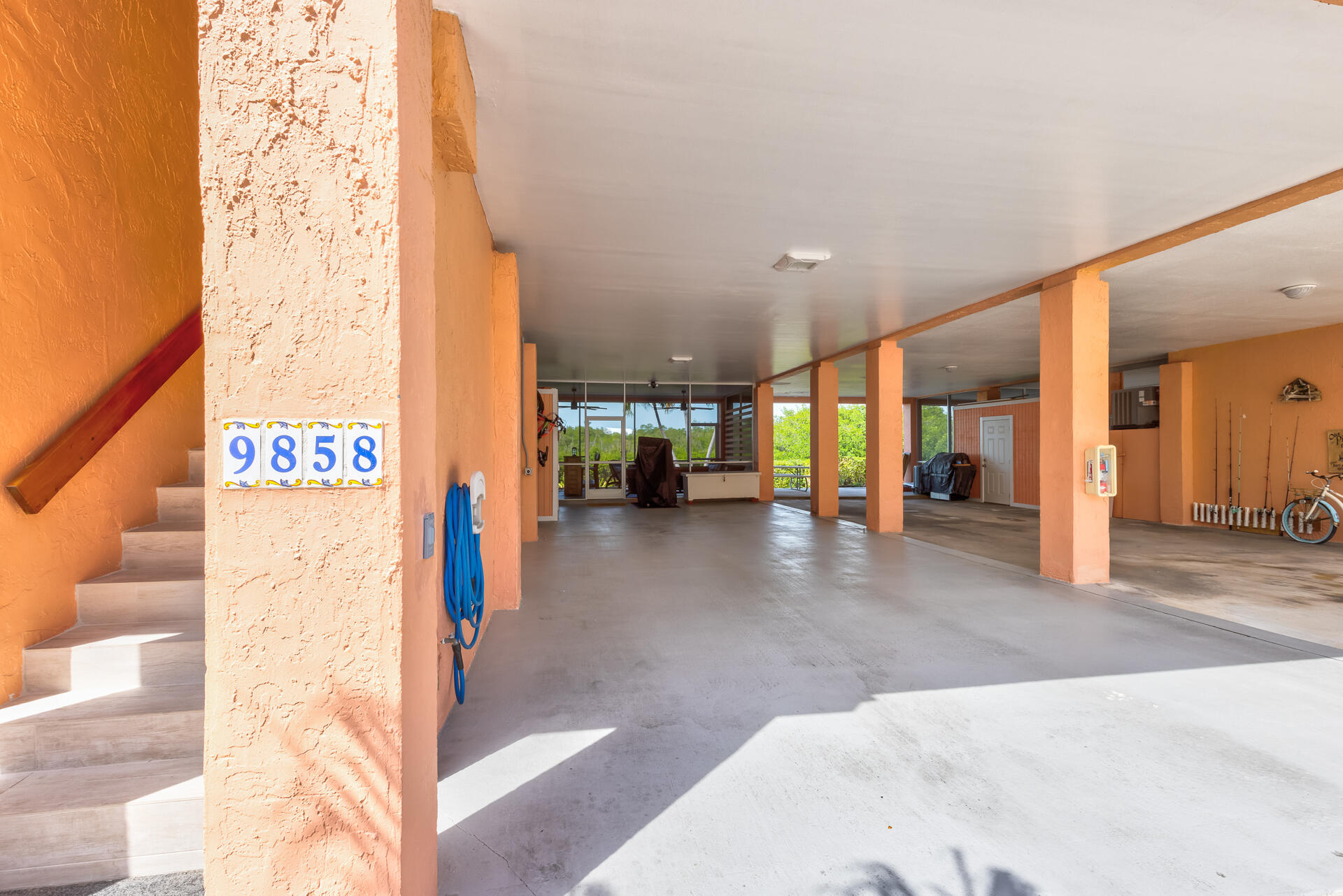 9858 Leeward Avenue Property Photo 37