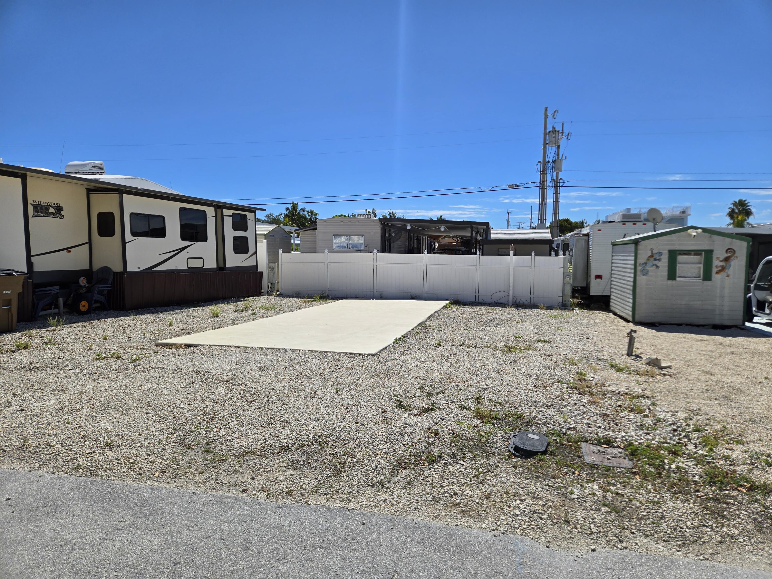 325 Calusa Street, 38 Property Photo 4
