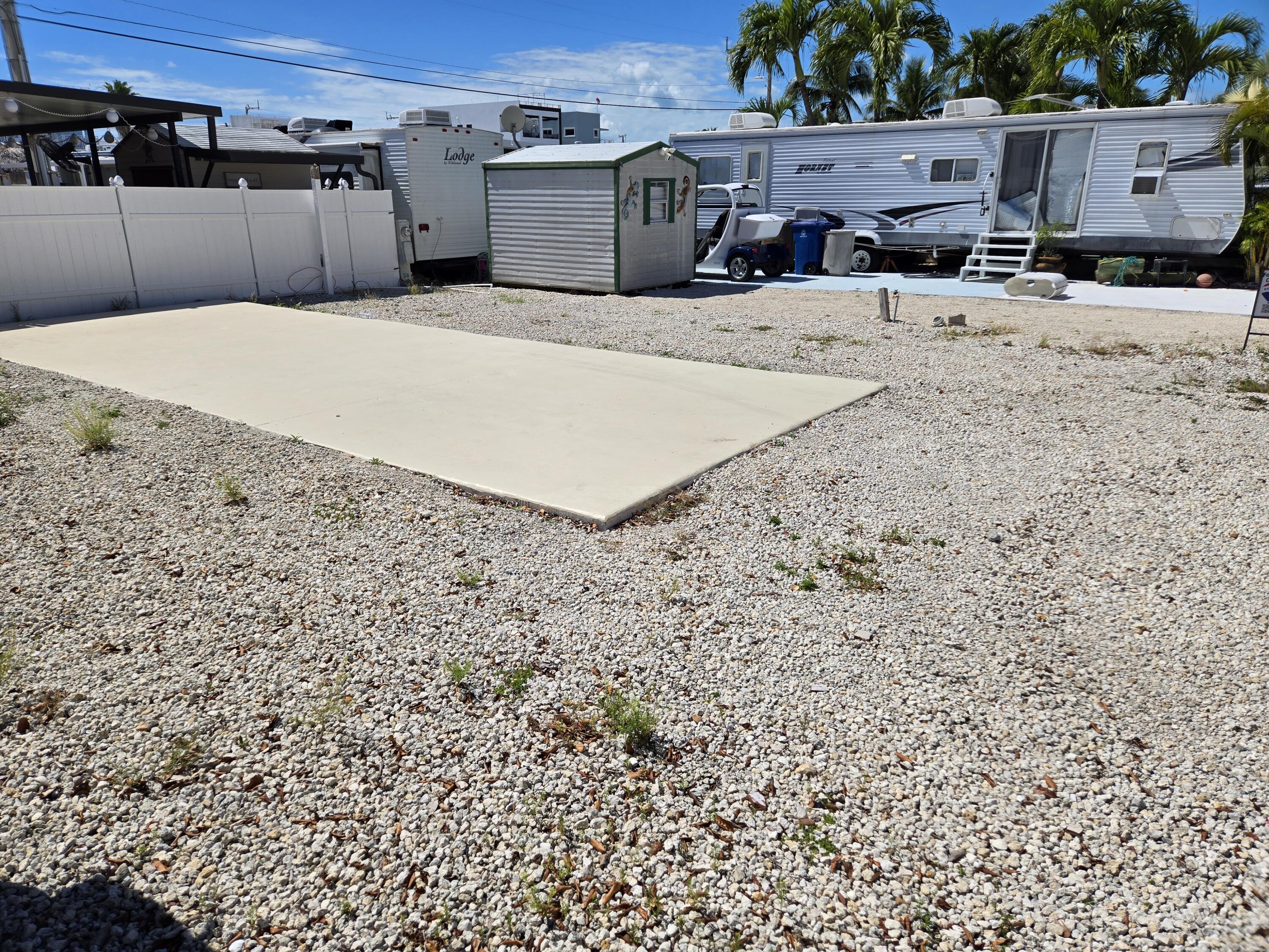 325 Calusa Street, 38 Property Photo 6
