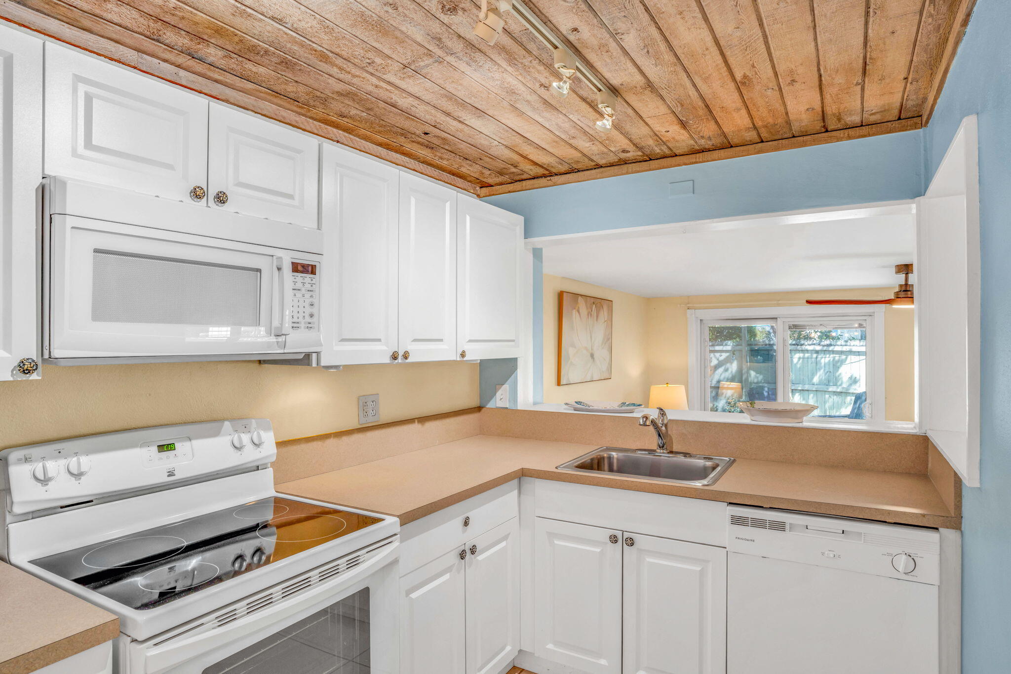 100 Parker Drive Property Photo 15